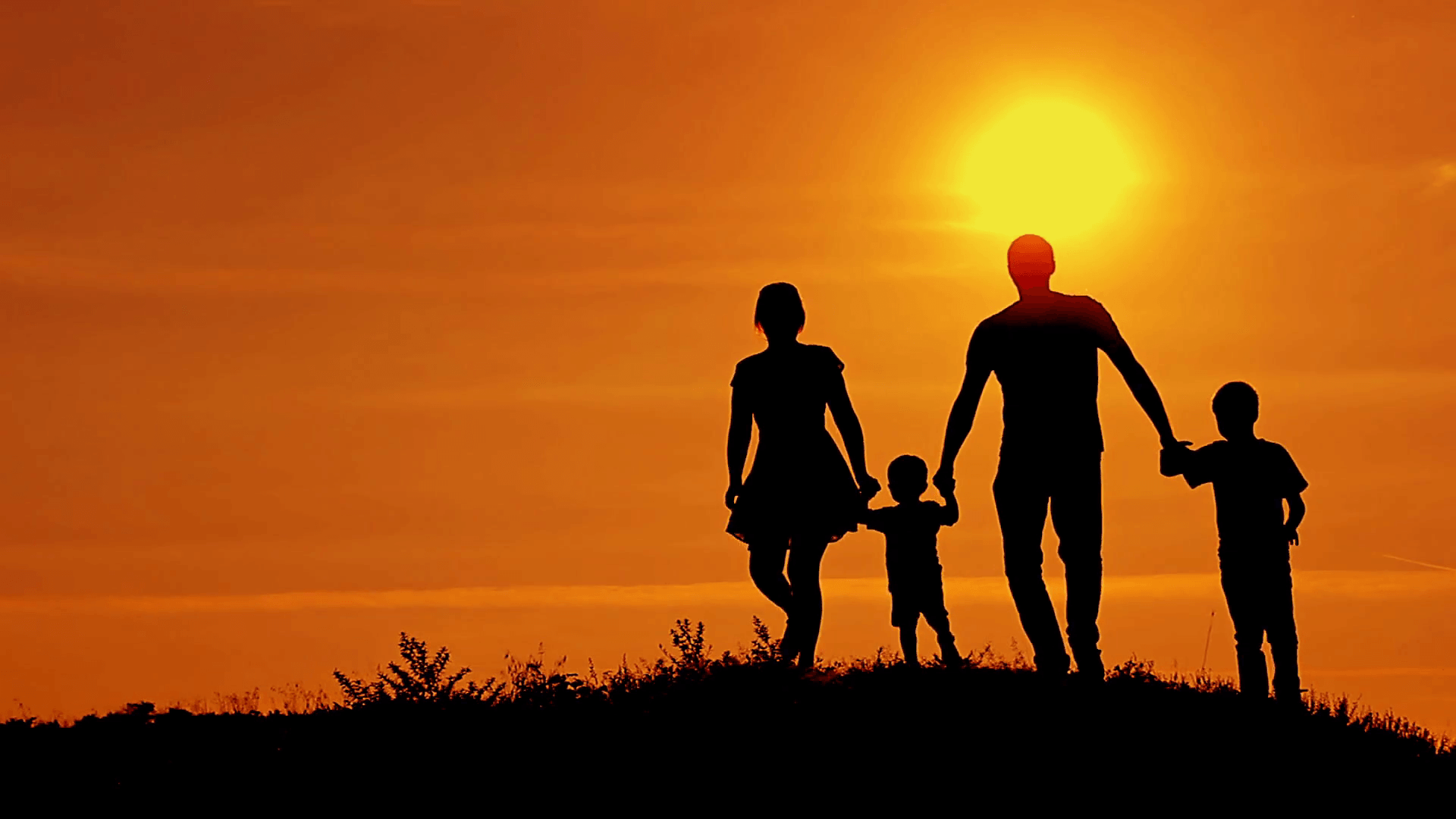 Family Walking Wallpapers - Top Free Family Walking Backgrounds -  WallpaperAccess