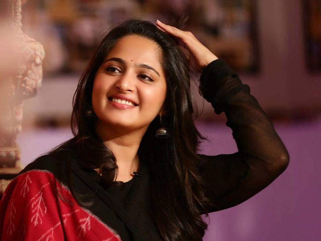 1024x768 Anushka Shetty Wallpaper