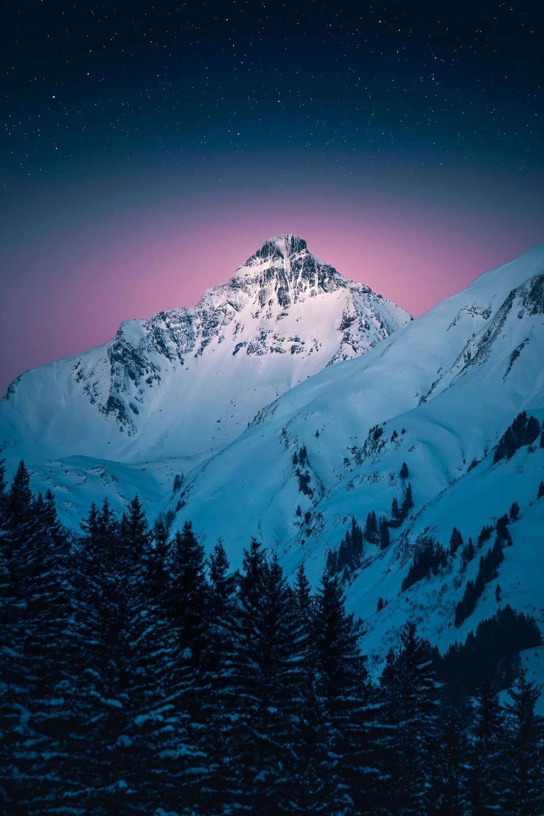 1067x1600 Wallpaper Mural mountain top in starry night