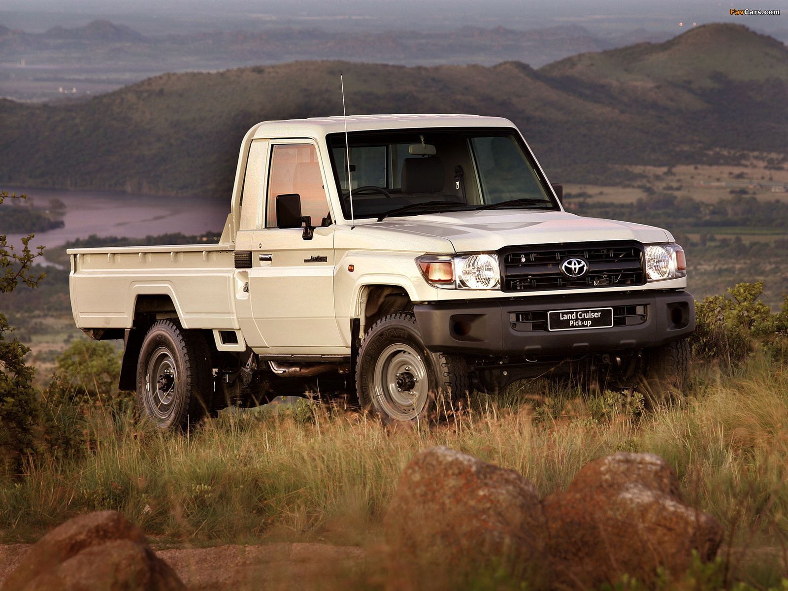 1600x1200 Toyota Land Cruiser Pickup ZA Spec (J79) 2007 Wallpaper (1600x1200)