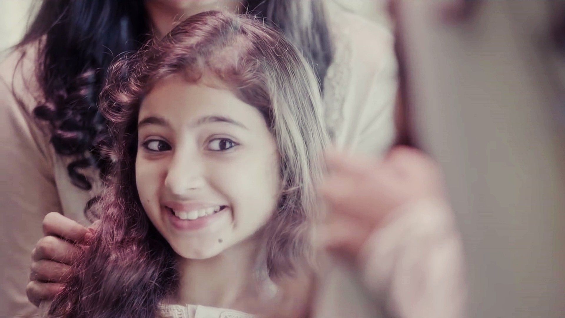 1920x1080 Cute Sara Arjun Wallpaper 04458