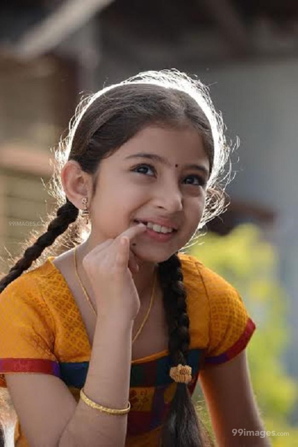 1000x1500 Sara Arjun Wallpaper
