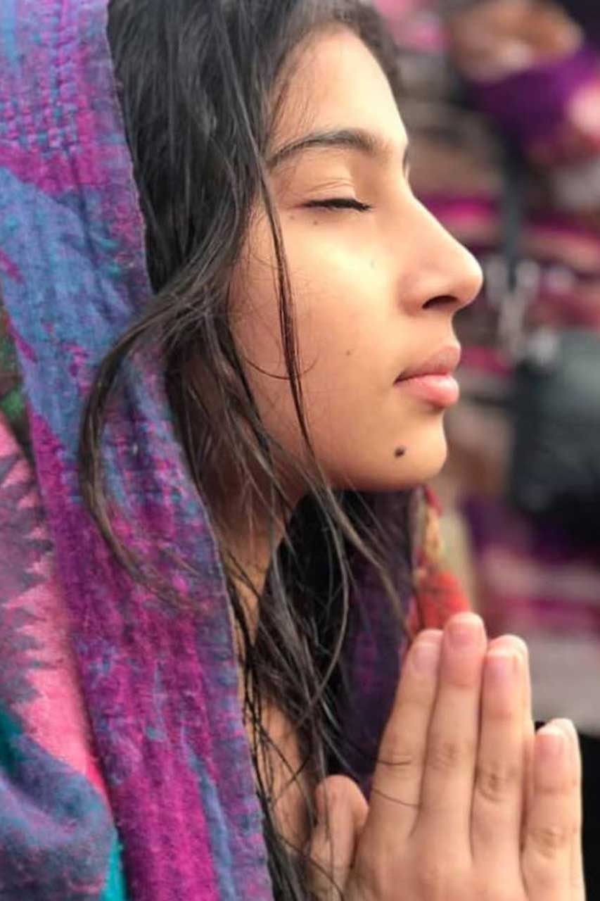 853x1280 Sara Arjun