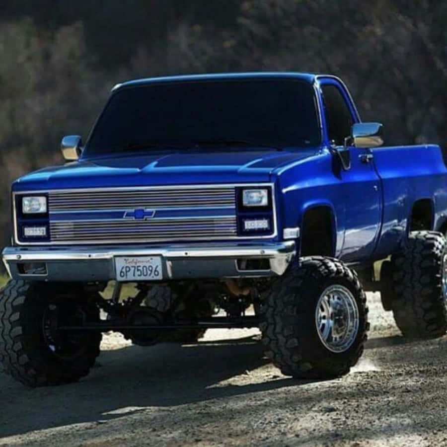 900x900 Square Body Truck Wallpaper