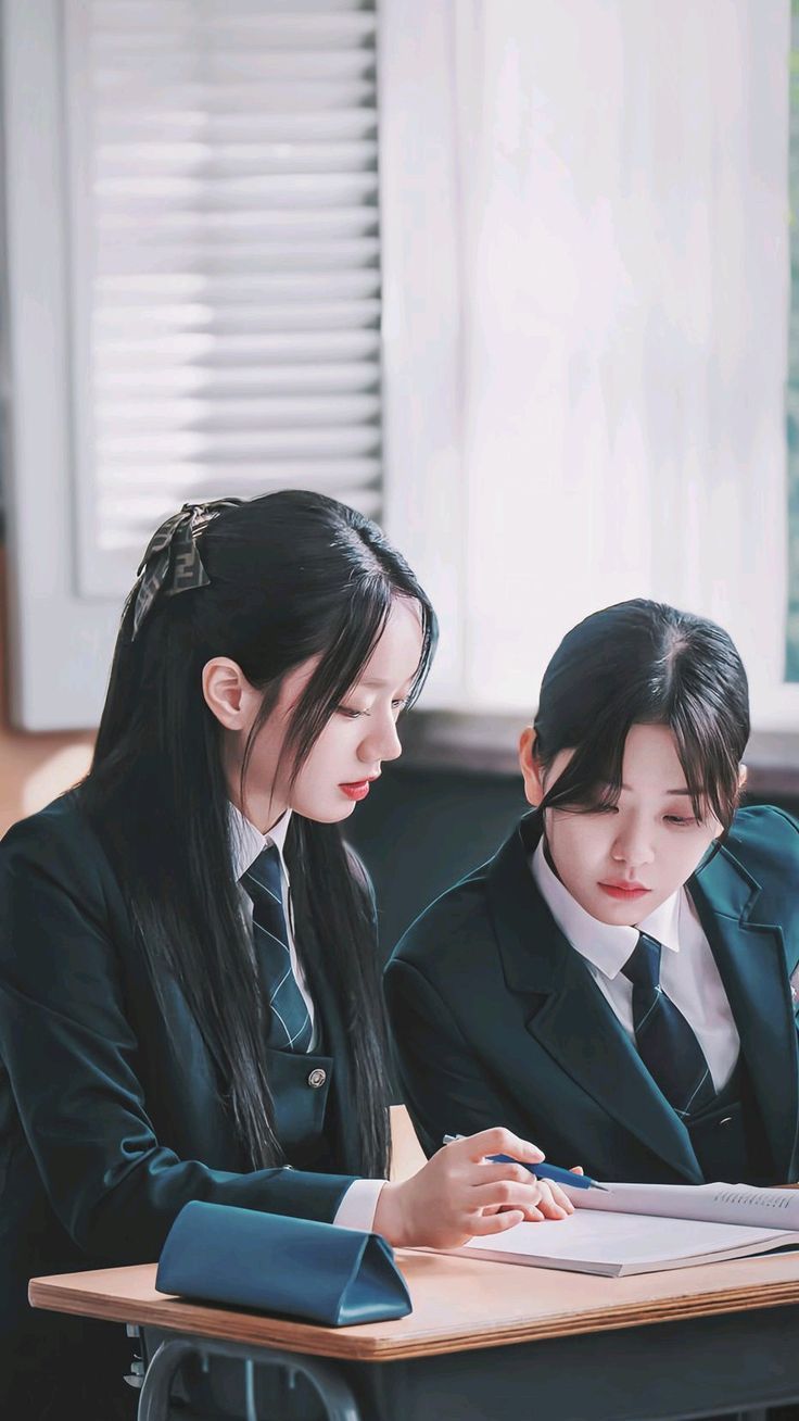 736x1308 Friendly Rivalry Wallpaper