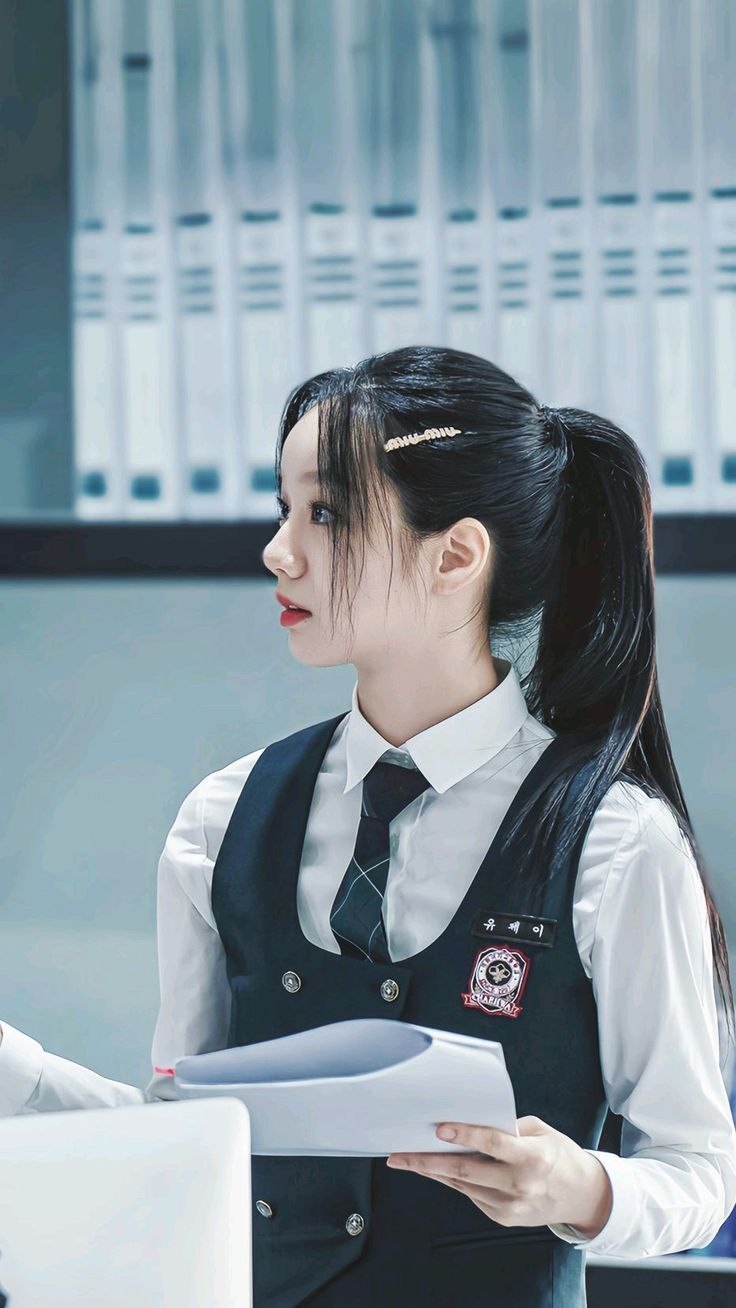 736x1308 Jaeyi Friendly Rivalry Wallpaper