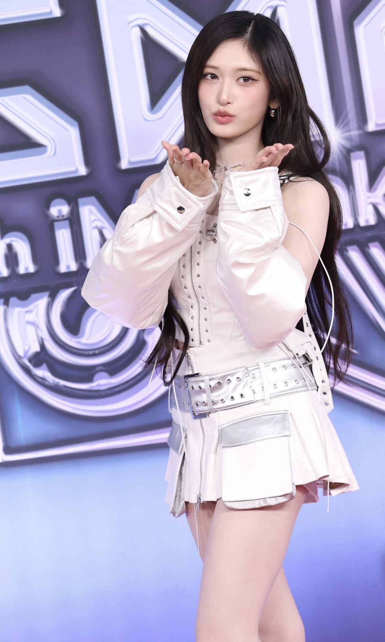 1227x2045 Leeseo Wallpaper Free Download. High Quality Idol Photo Collection