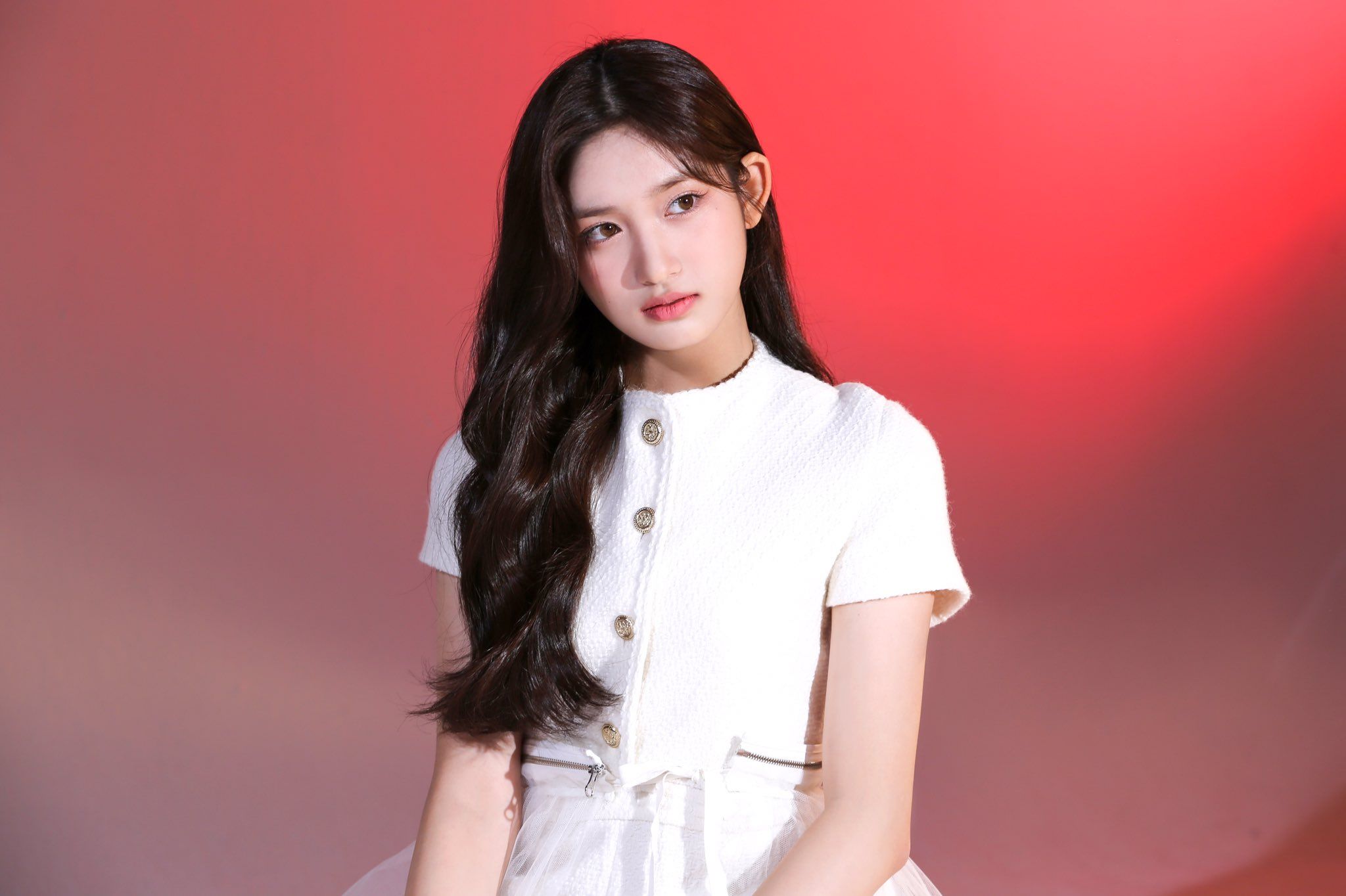 2048x1364 Leeseo Wallpaper