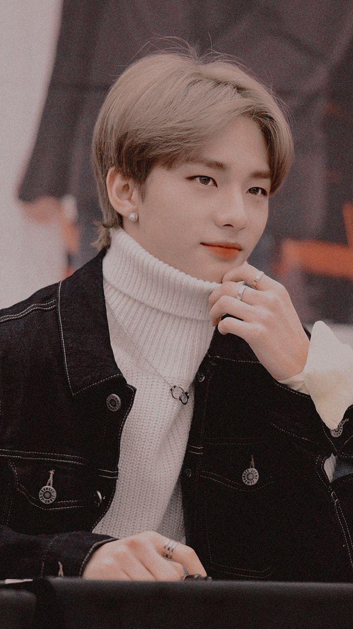 719x1280 hwang hyunjin discovered by ࿔*:・ﾟ 星明