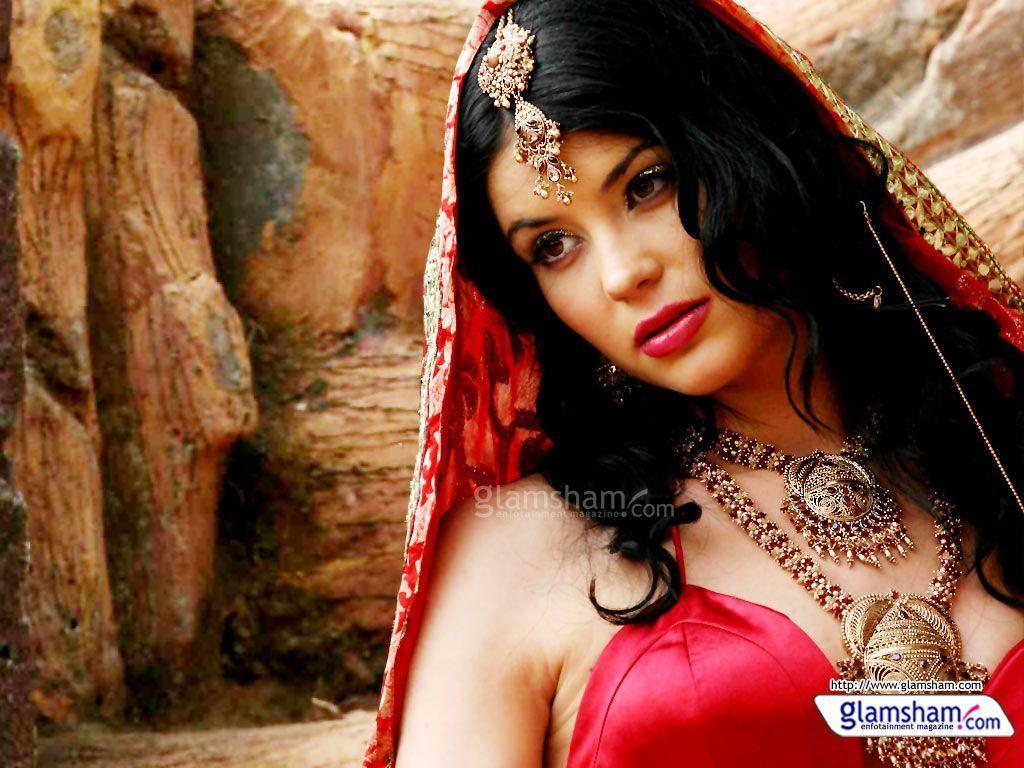 1024x768 Hot Indian Model Female wallpaper 30425. Model