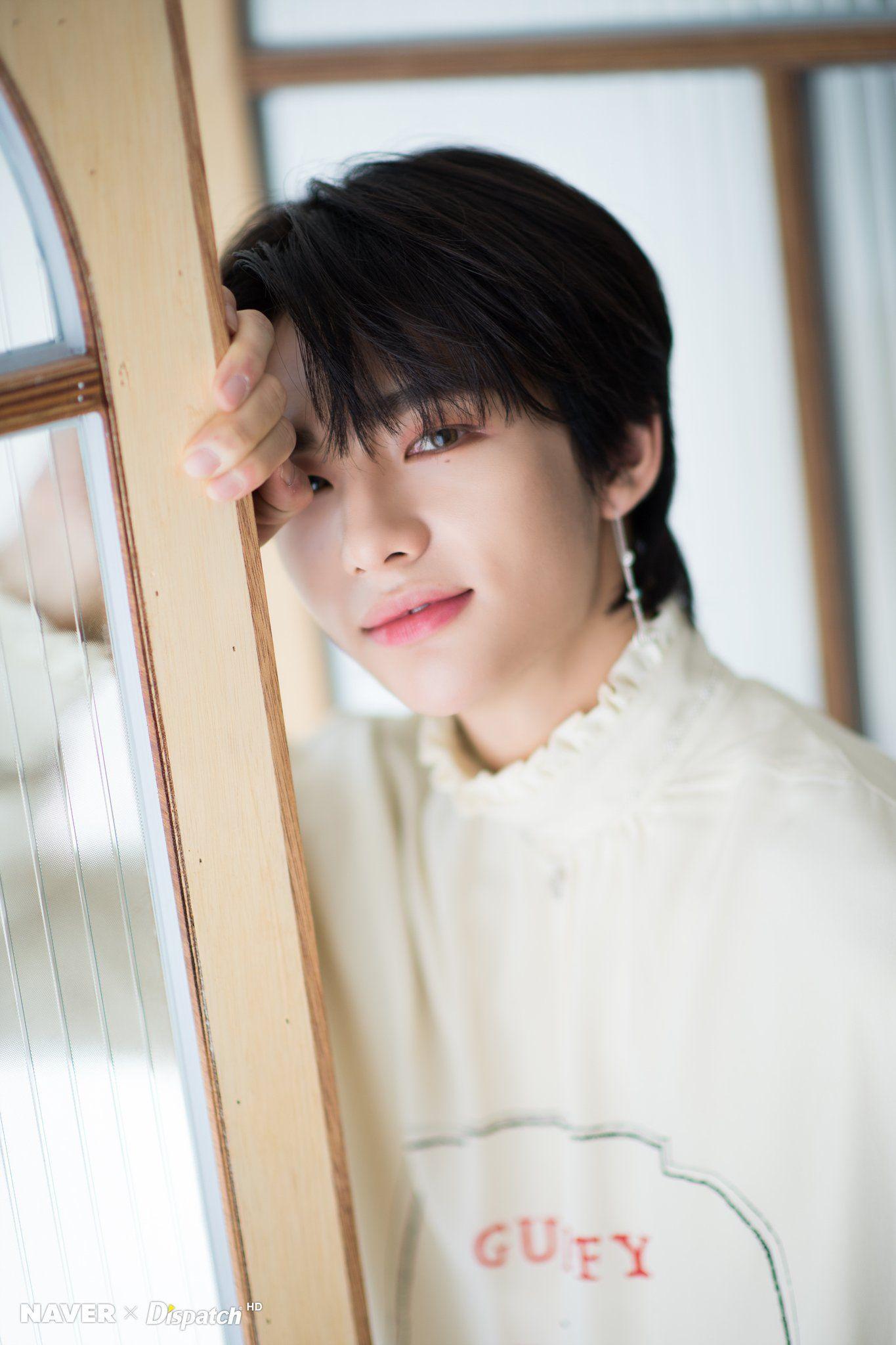 1365x2048 Hyunjin for Dispatch Hyunjin Wallpaper