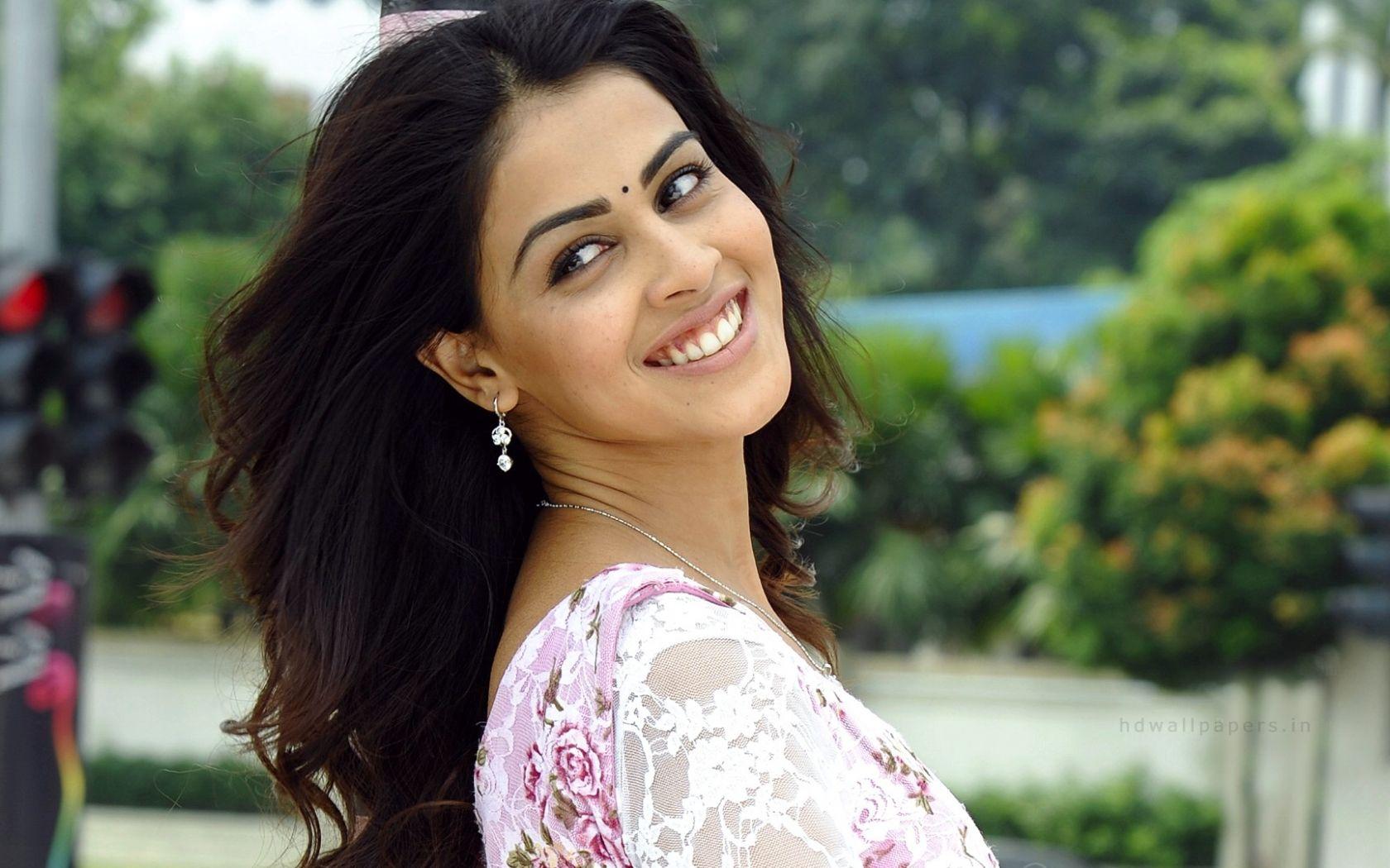 1680x1050 Free download Indian Actress Genelia Wallpaper HD Wallpaper