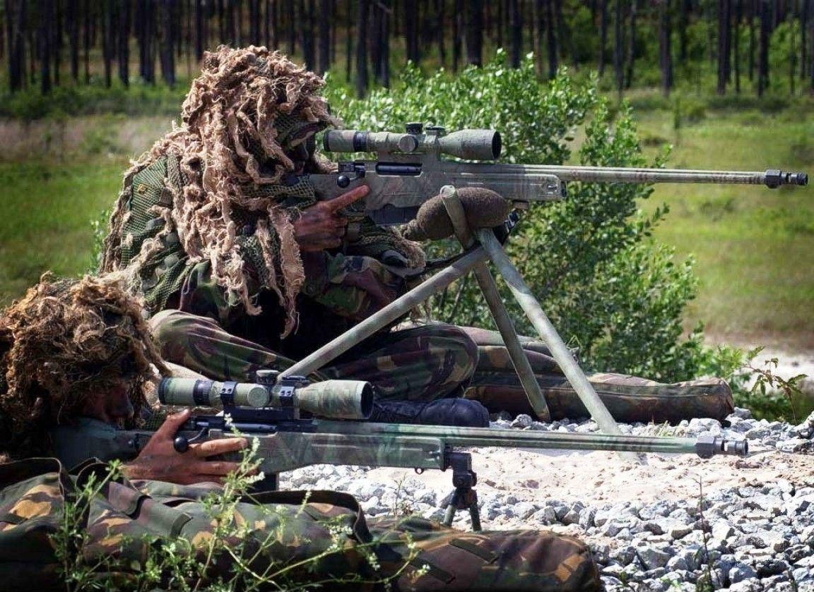 1152x839 Royal Marines snipers displaying their L115A1