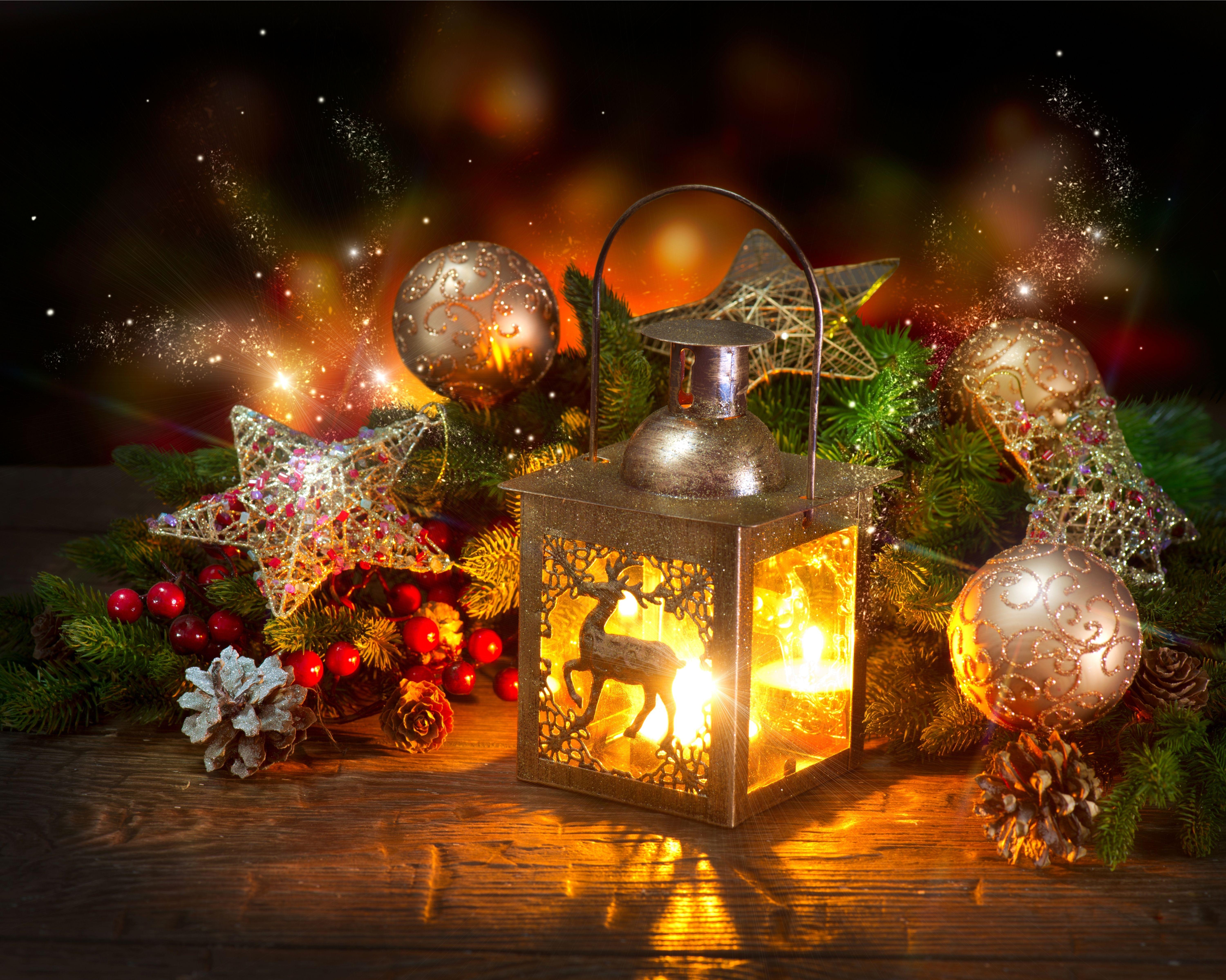 6000x4800 Golden Christmas Lantern 6K UHD 5:4 6000x4800 Wallpaper