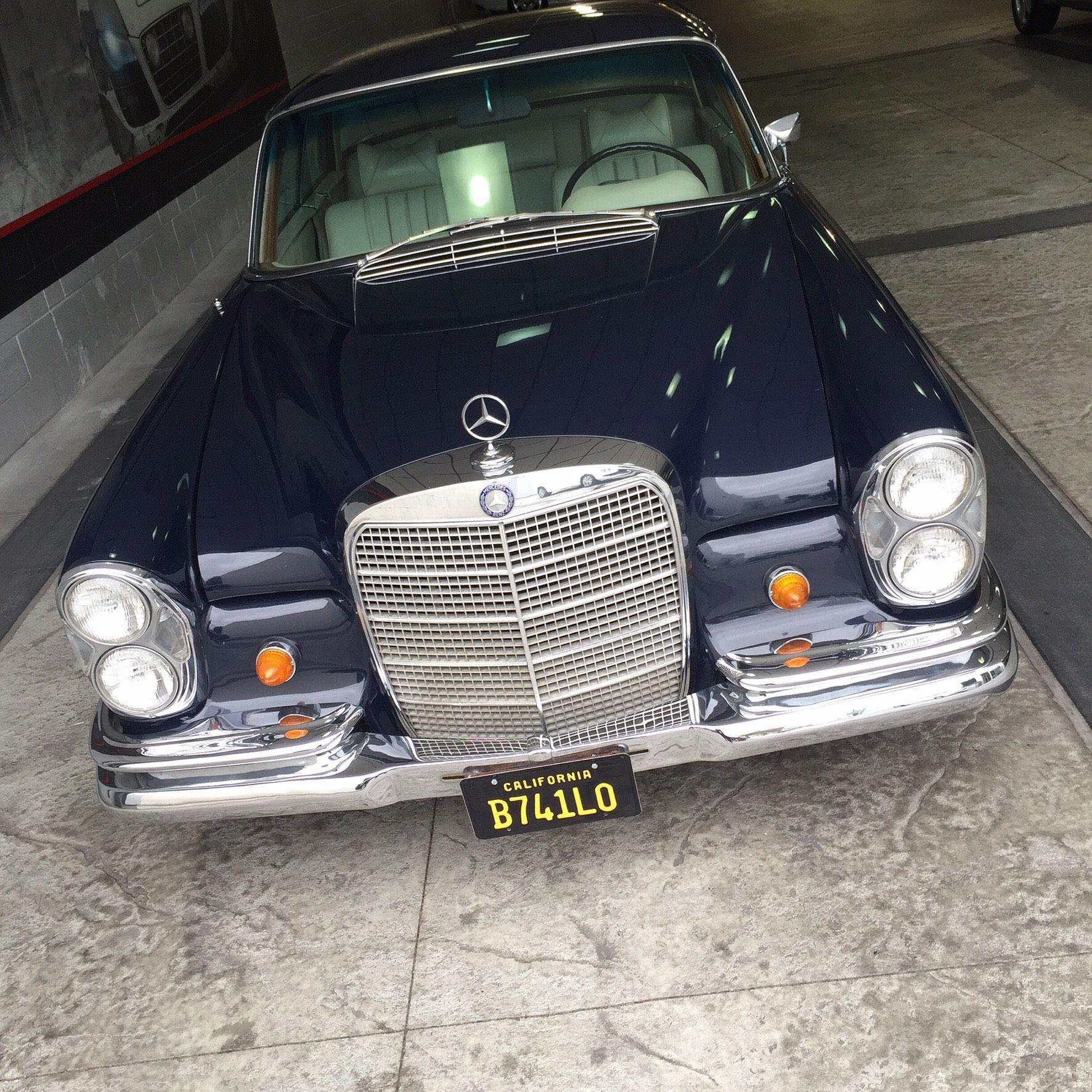 1772x1772 Old school Mercedes