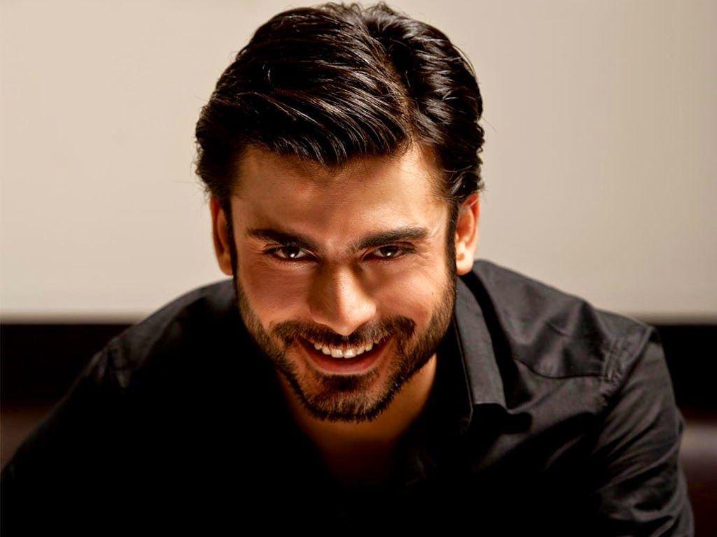 1024x768 Hot and Cute H.D Wallpaper For Mobiles And PC. Celebrities