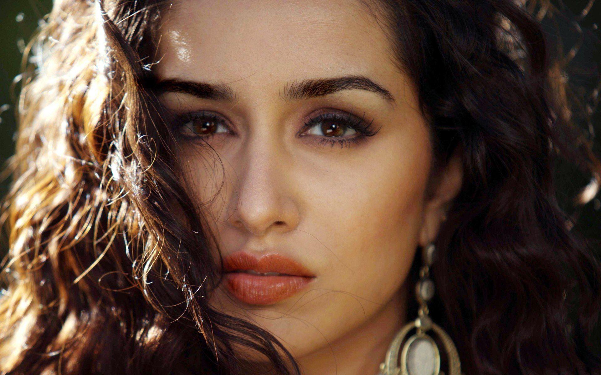 1920x1200 Shraddha Kapoor Close Up Face HD Wallpaper