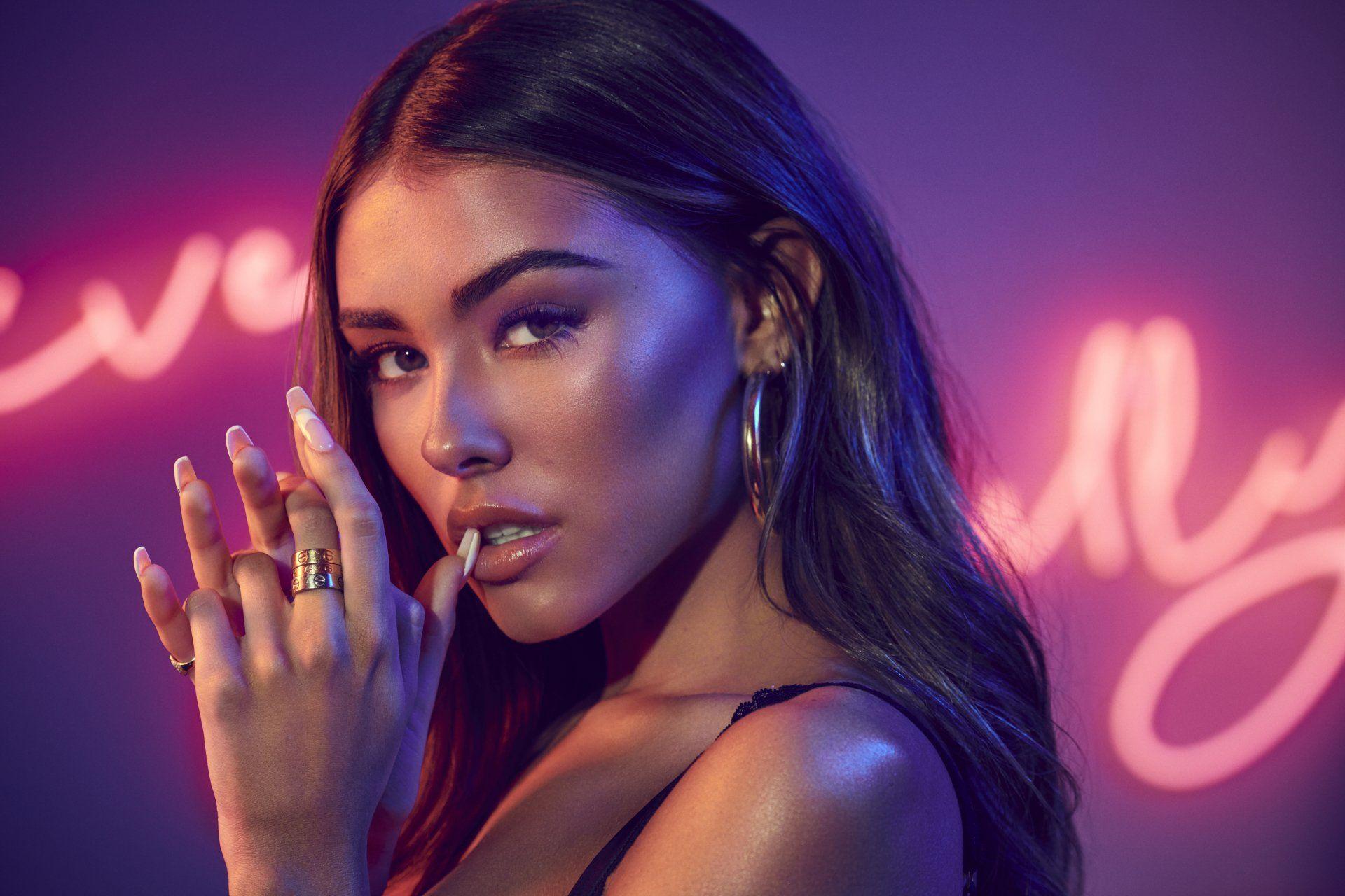 Madison Beer Wallpaper HD APK for Android Download