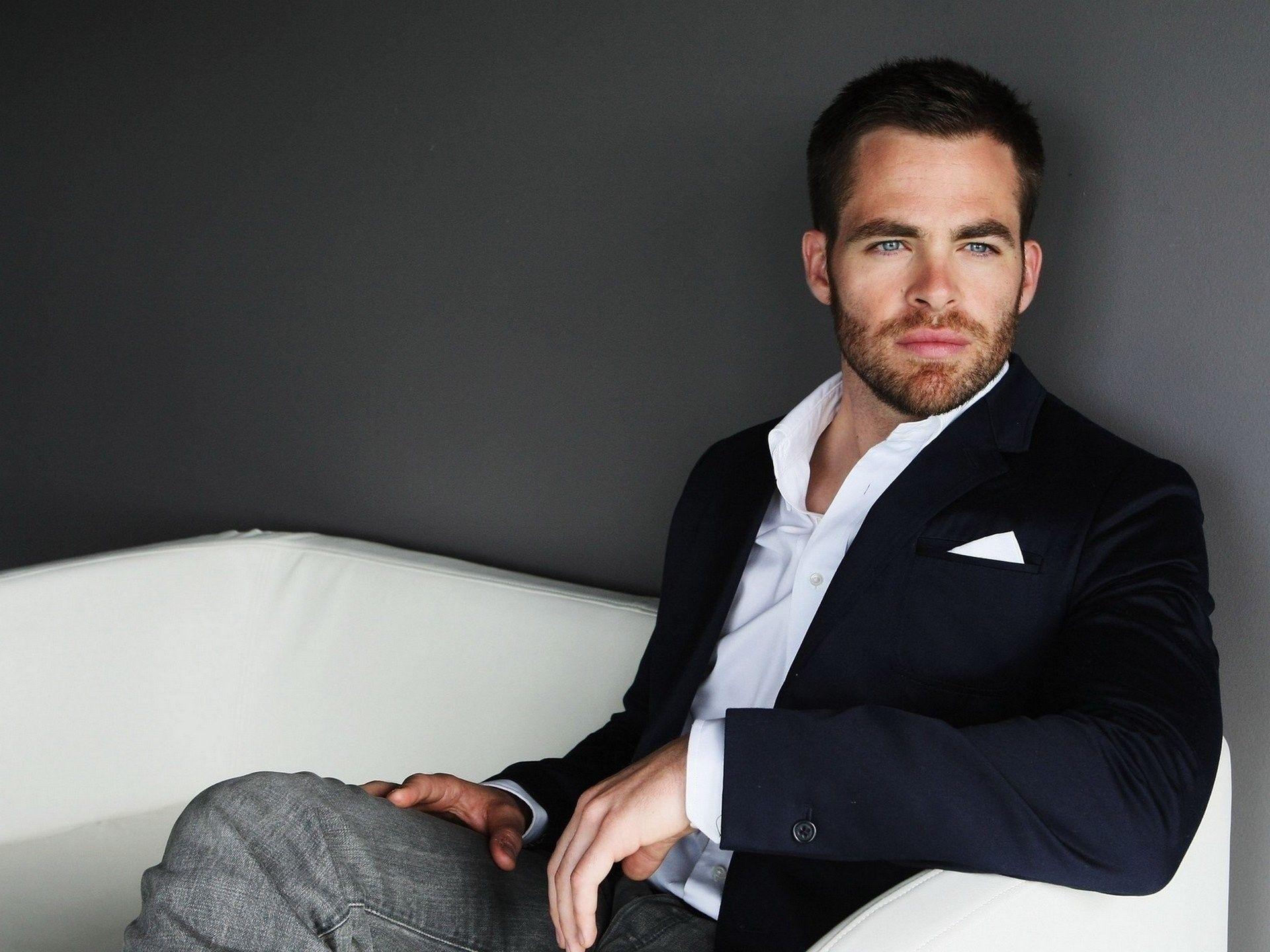 1920x1440 Chris Pine Wallpaper