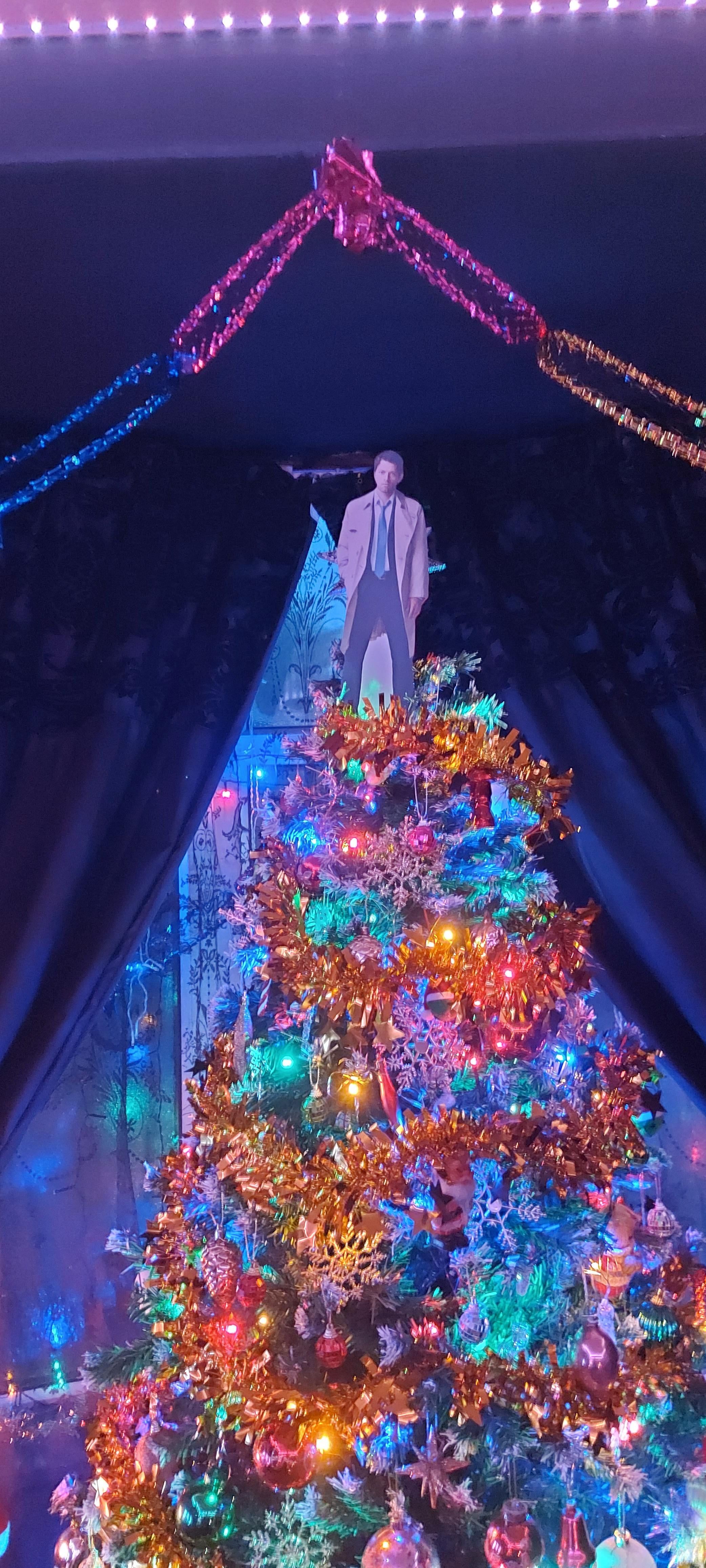 2084x4624 Share your Supernatural Holiday Cheer!