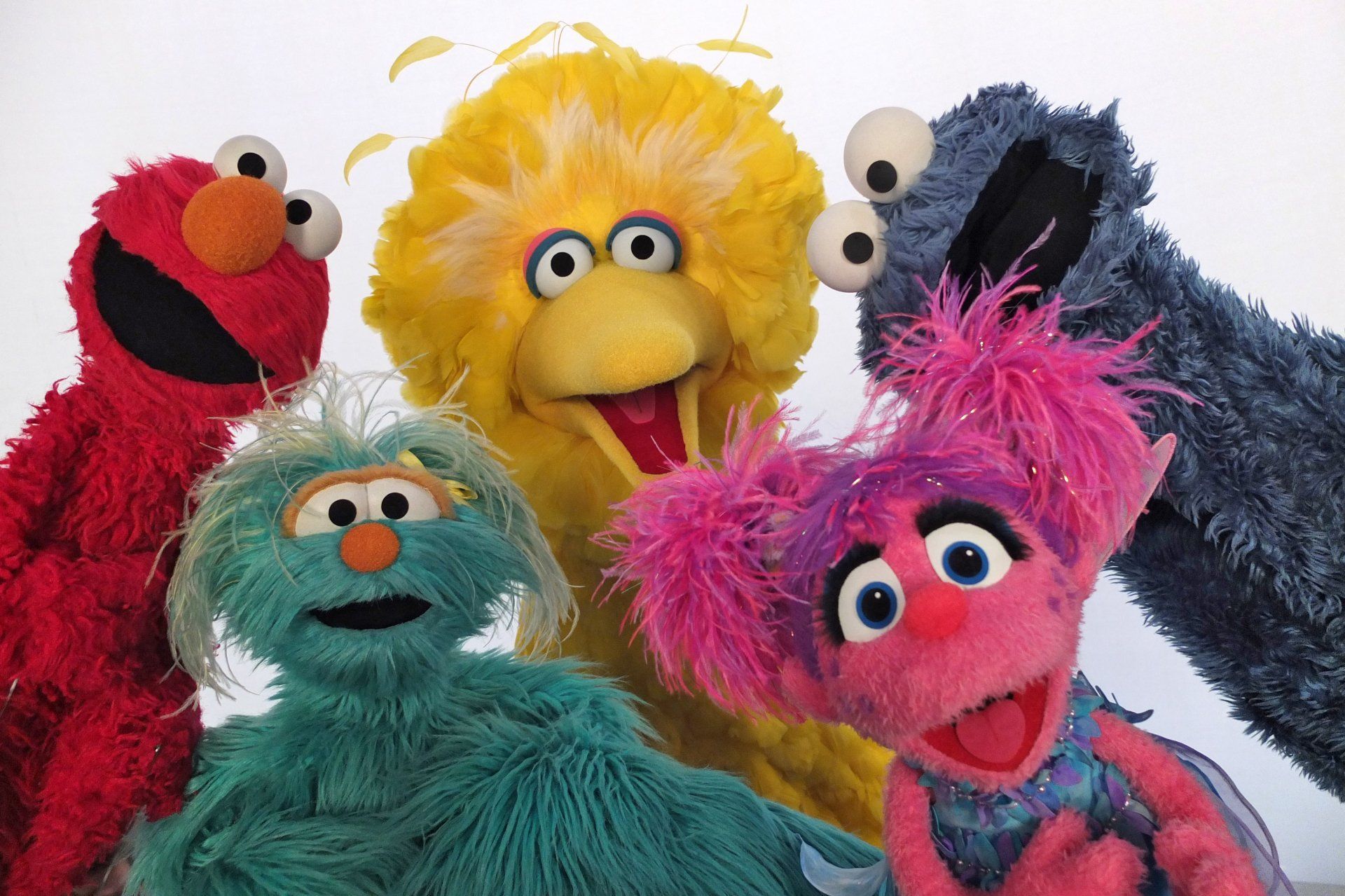 1920x1279 Sesame Street Friends 4K Ultra HD Wallpaper