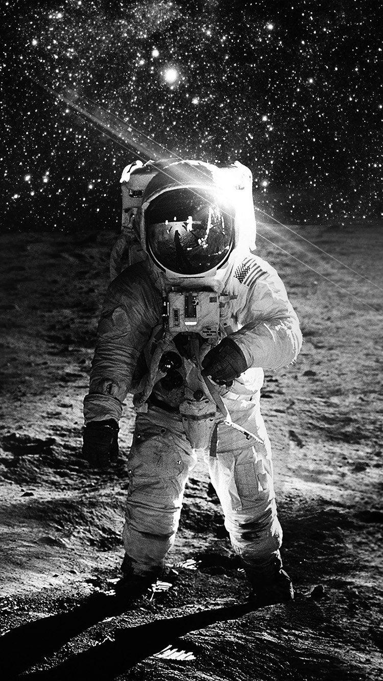 Astronaut On Moon Wallpapers - Top Free Astronaut On Moon Backgrounds