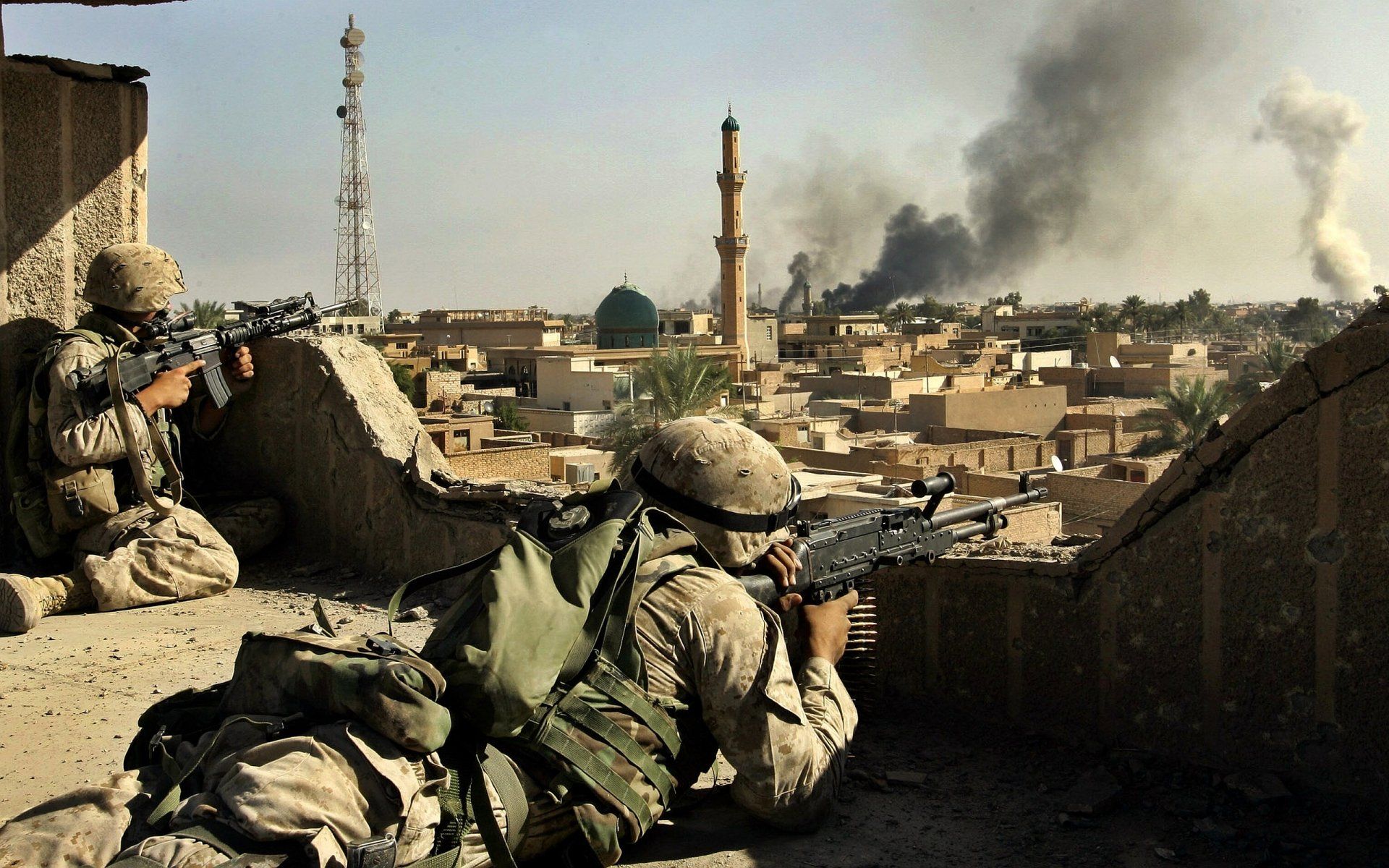 1920x1200 Iraq Soldiers on Guard: HD Military Action Wallpaper