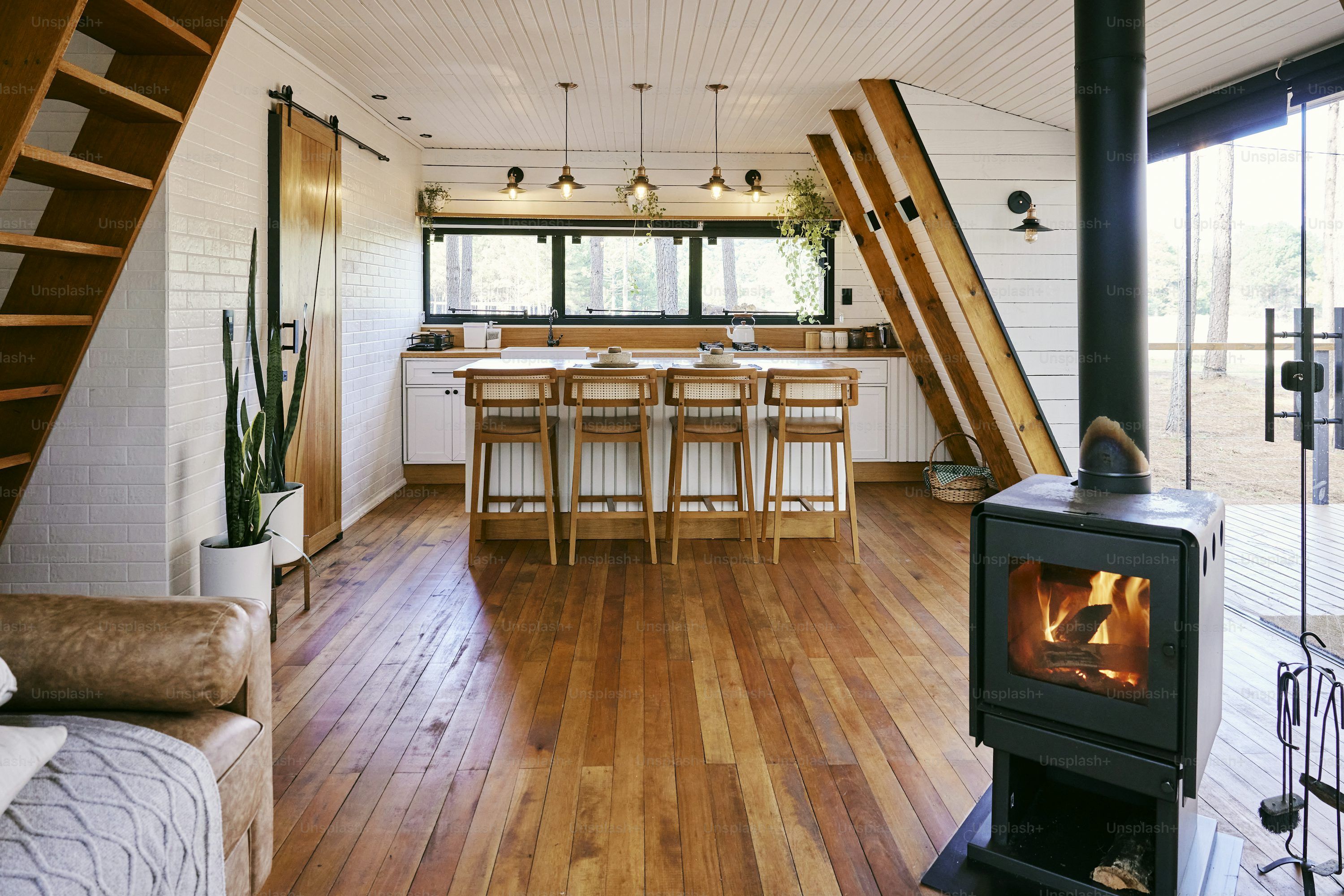 3000x2001 Cozy Cabin Picture. Download Free Image
