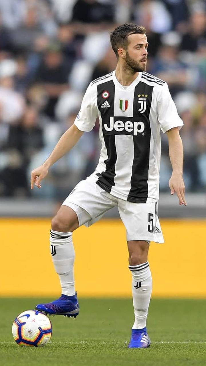 720x1280 Miralem Pjanic wallpaper