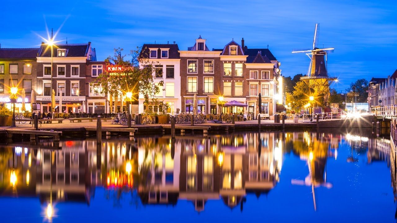 1280x720 Blue Hour Photography in Leiden, Netherlands