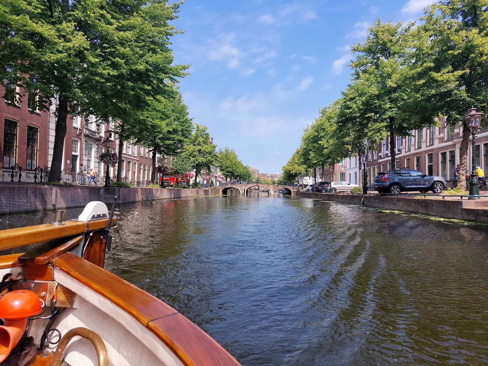 1600x1200 Leiden Canals Leiden (2025)
