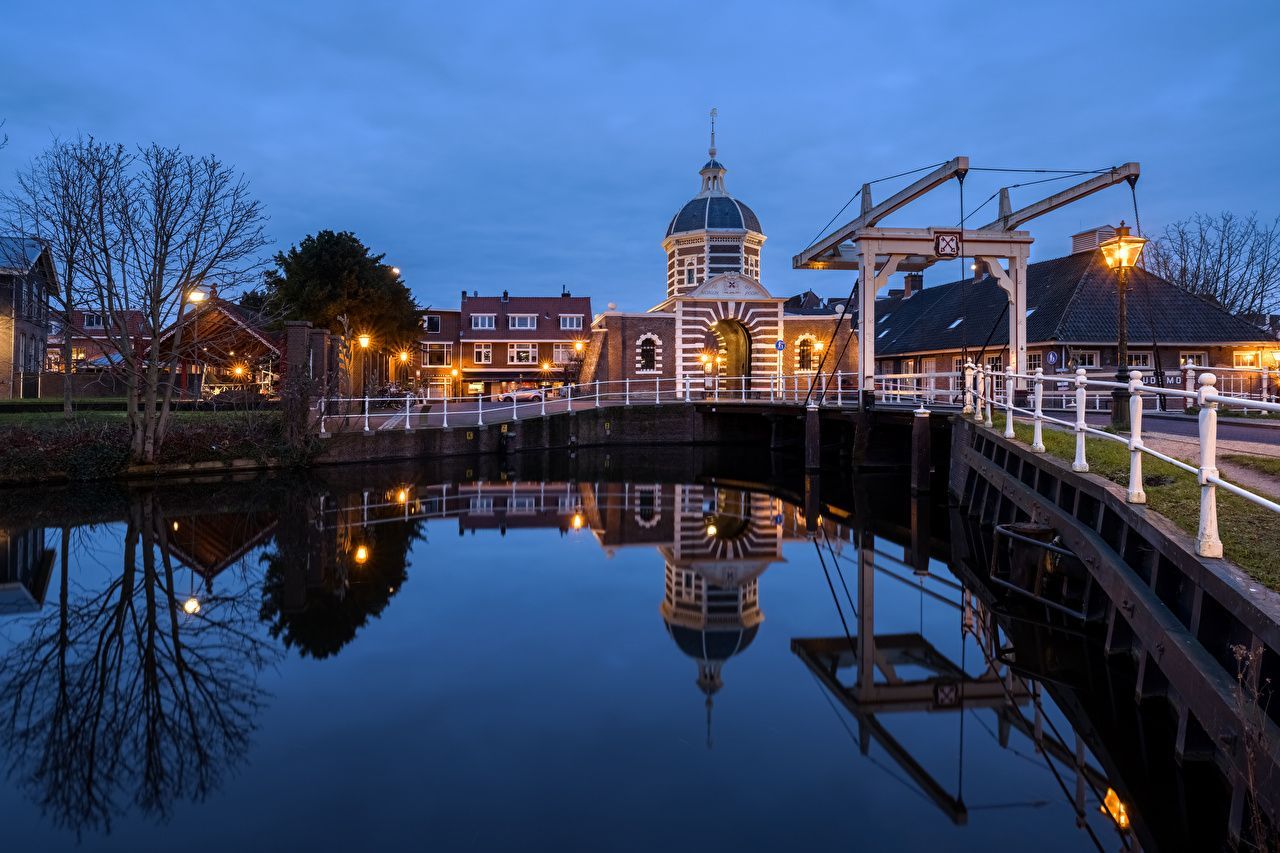 1280x853 Photo Netherlands Leiden Canal Evening Street lights Houses Cities