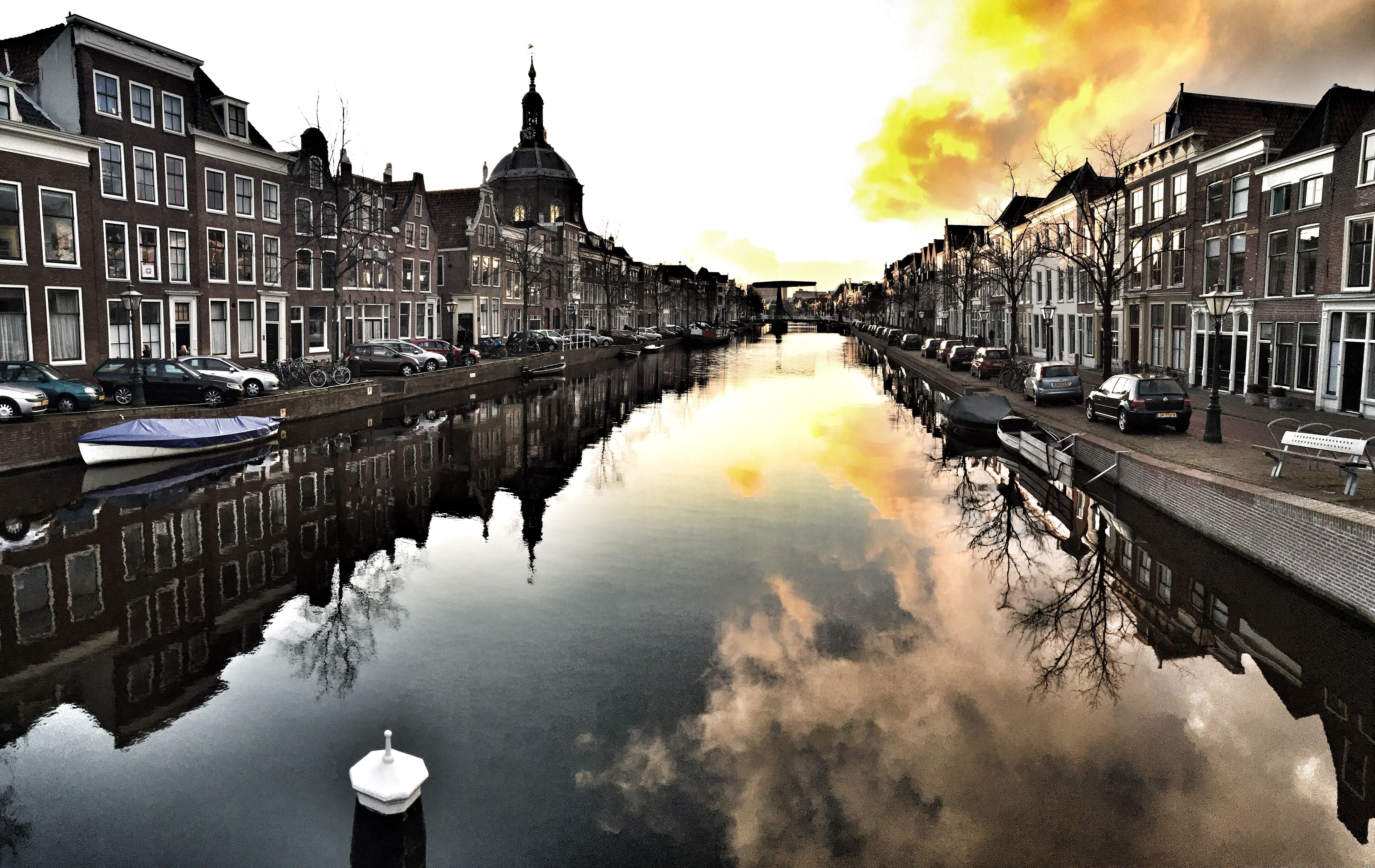 5022x3172 Sunset view on Oude Vest (Leiden, Netherlands 2016)