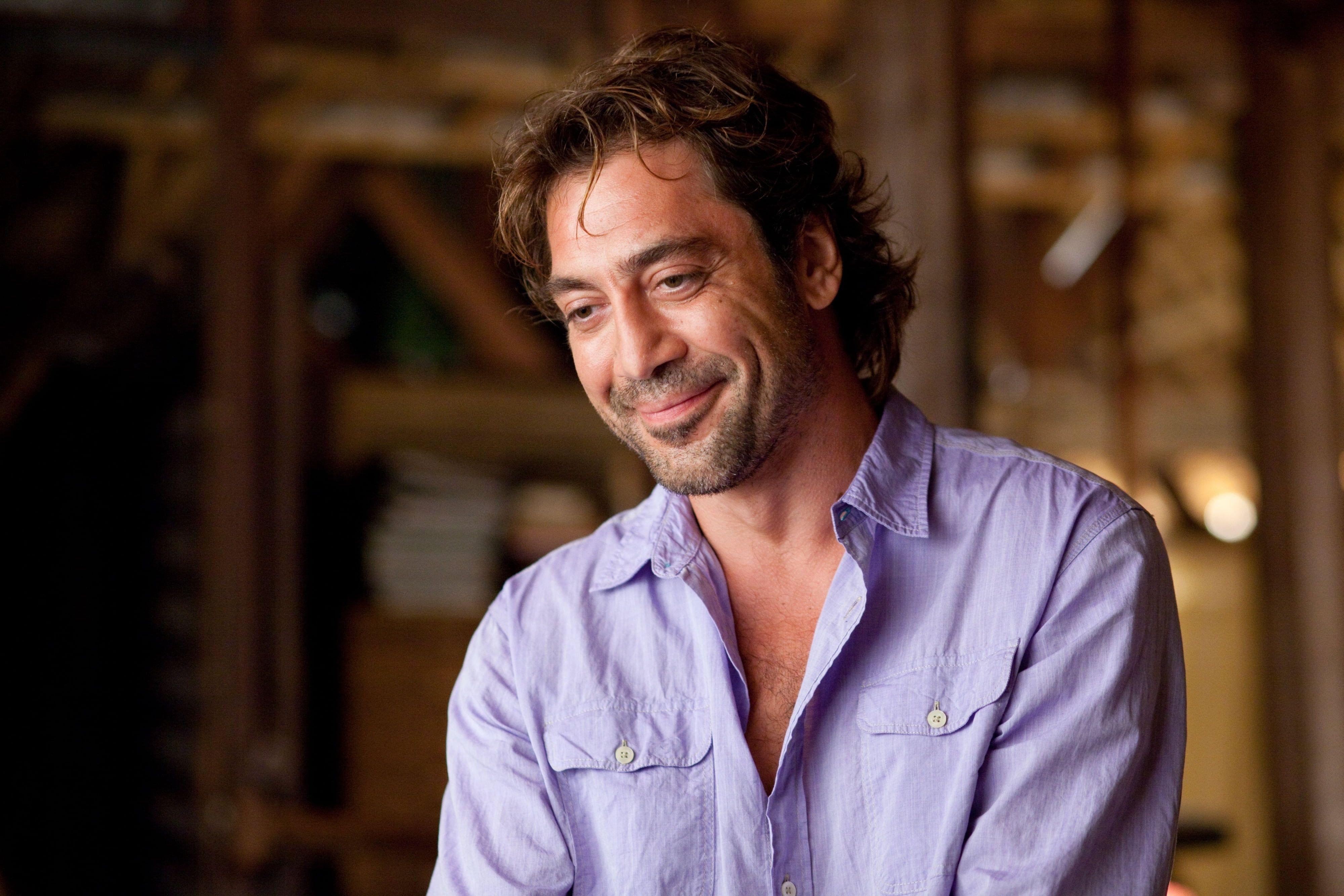 4000x2667 Men's purple collared top, male, actor, smiling, Javier Bardem