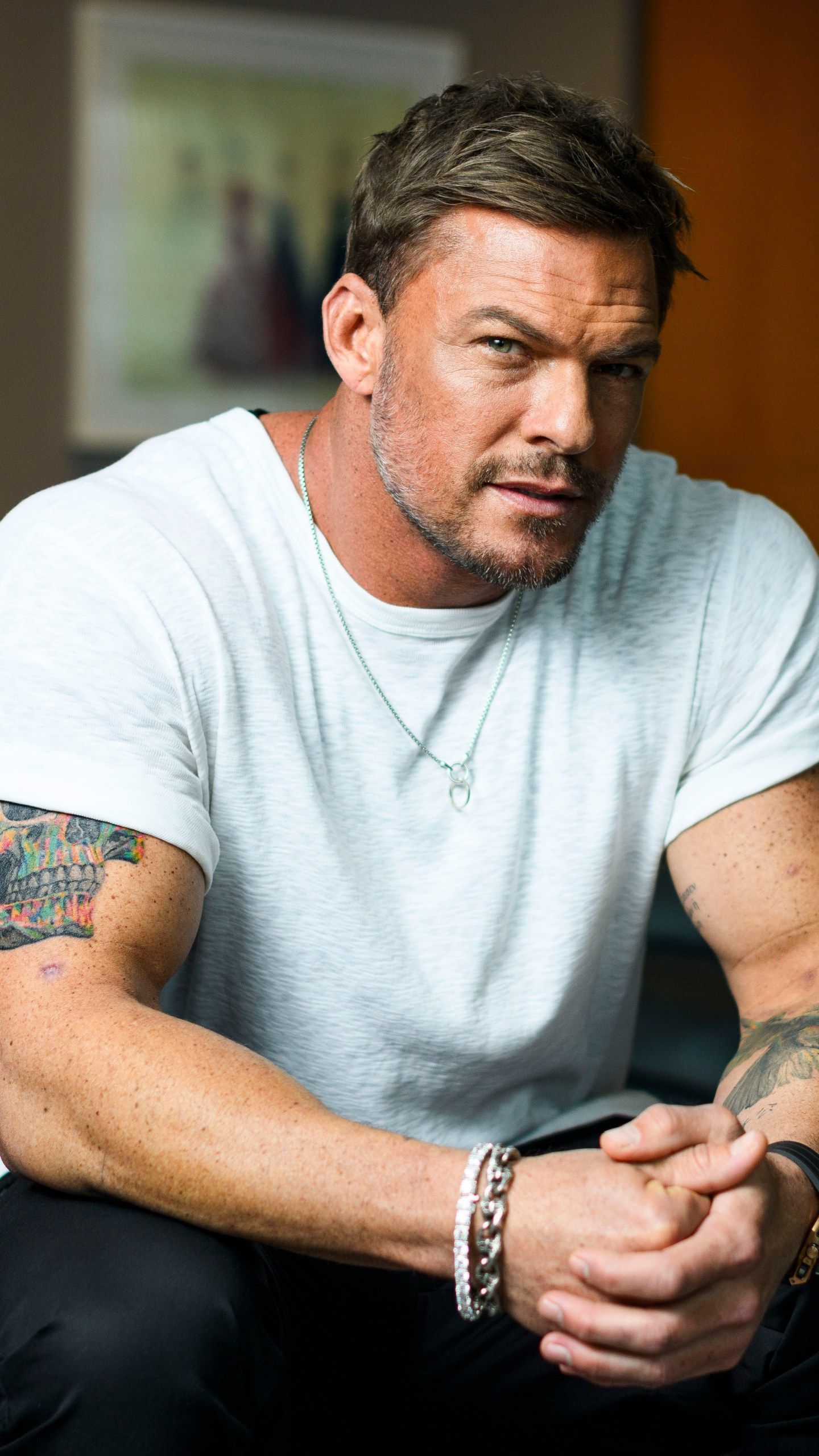 1440x2560 Reacher' star Alan Ritchson talks season two of hit show and how 'Amazon took a risk' on him