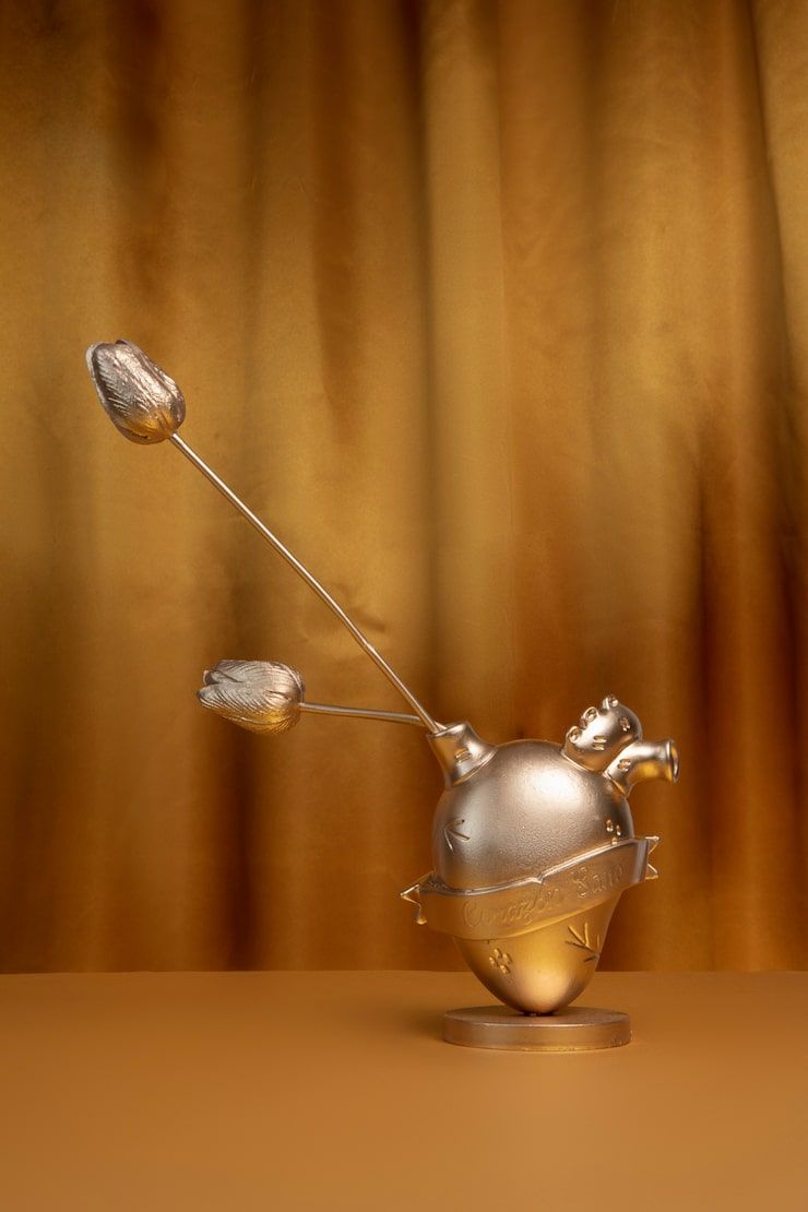 740x1110 Gold chalice Image