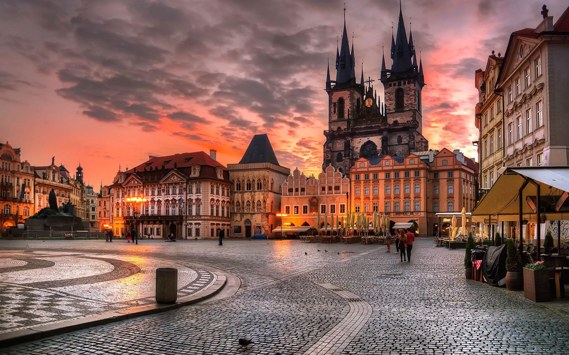 File:Prague old town square panorama.jpg - Wikimedia Commons