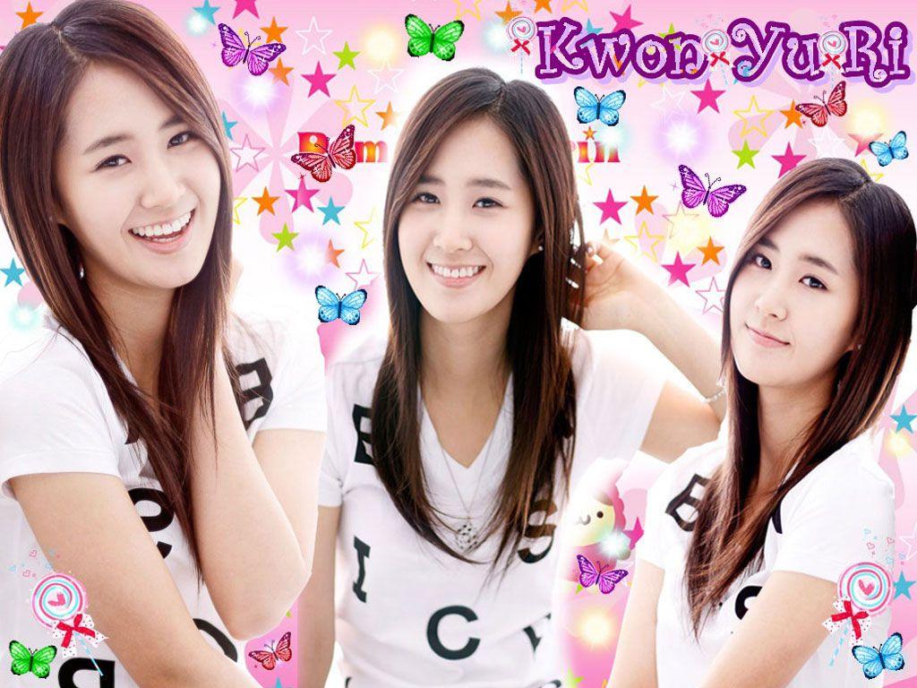 1024x768 Yul Yuri SNSD Wallpaper