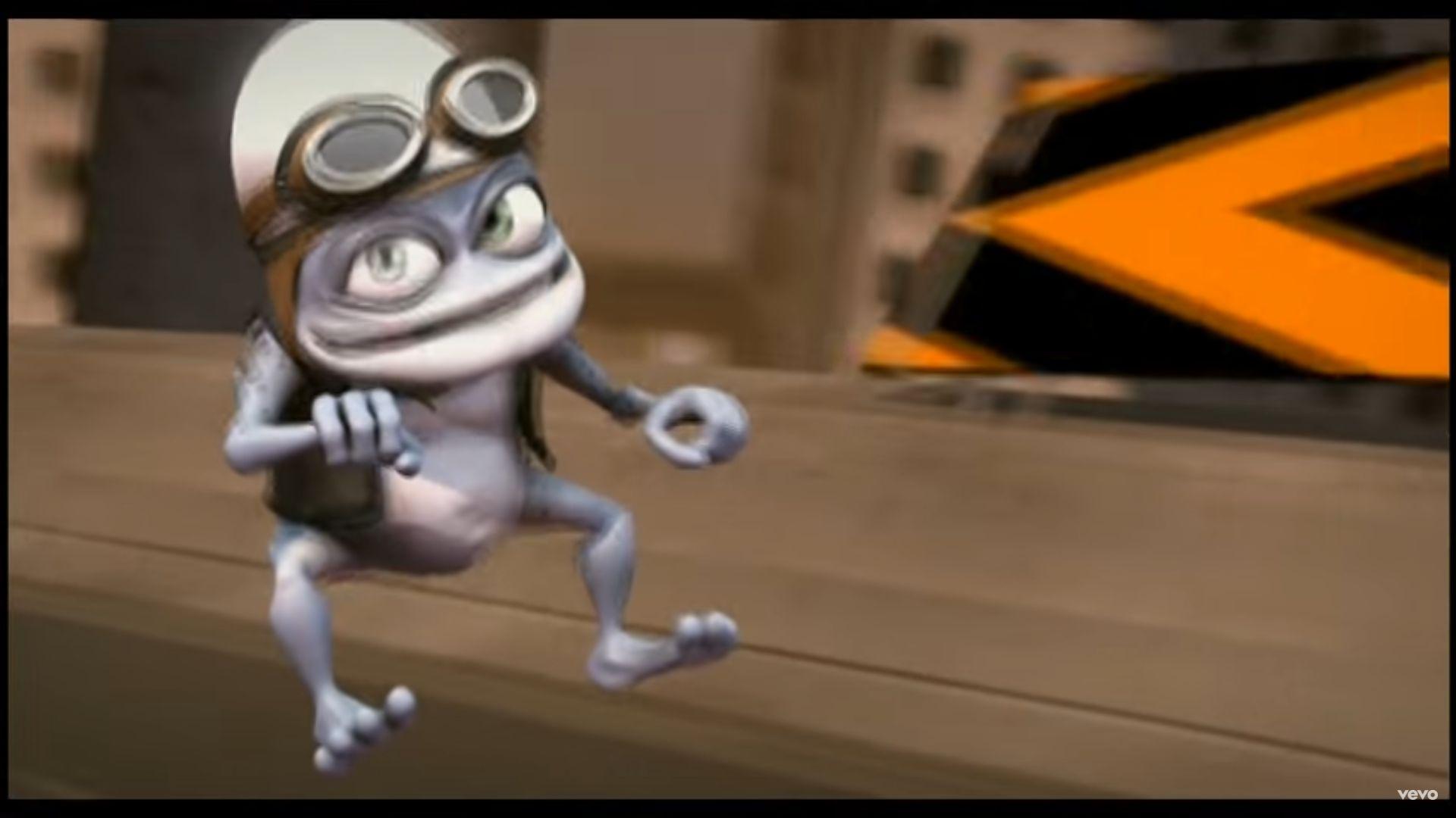 Покажи crazy. Crazy Frog на мотоцикле. Лягушонок Crazy Frog на мотоцикле. Crazy Frog 2002. Лягушка на невидимом мотоцикле.