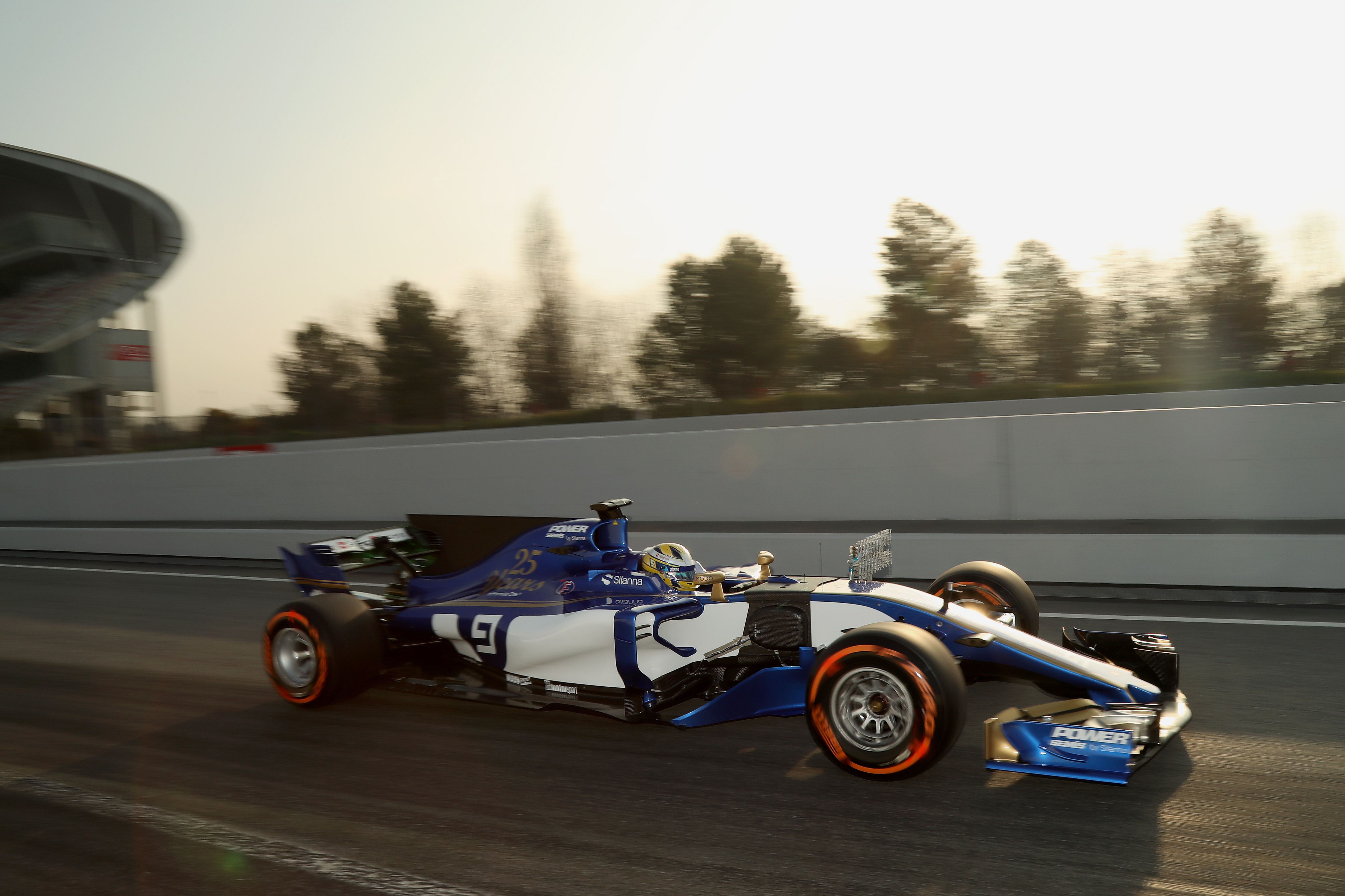 5000x3333 Wallpaper picture F1 testing 1st day 2017 Barcelona