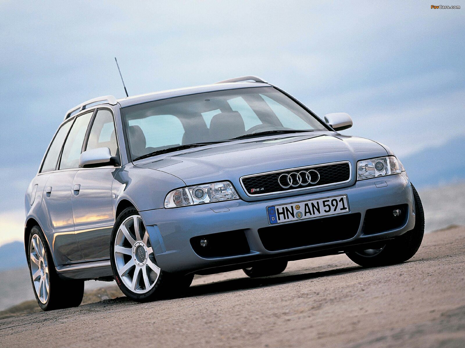 1600x1200 Audi RS4 Avant (B 8D) 2000–01 picture (1600x1200)
