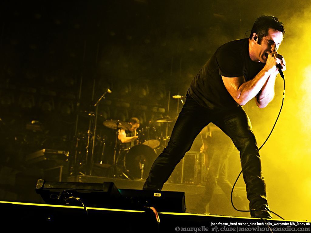 1024x768 The Man, The Legend: Trent Reznor