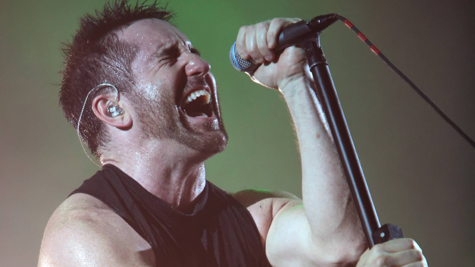 1600x900 The Downward Spiral: Nine Inch Nails' Industrial Masterpiece Redefined Rock