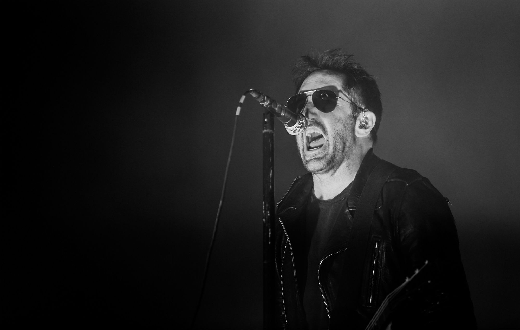 2000x1270 Nine Inch Nails