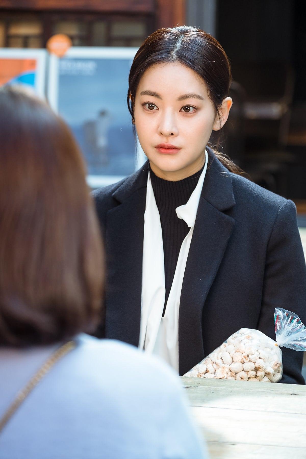 1200x1800 Oh Yeon Seo Talks About Differences Between Filming “Hwayugi”