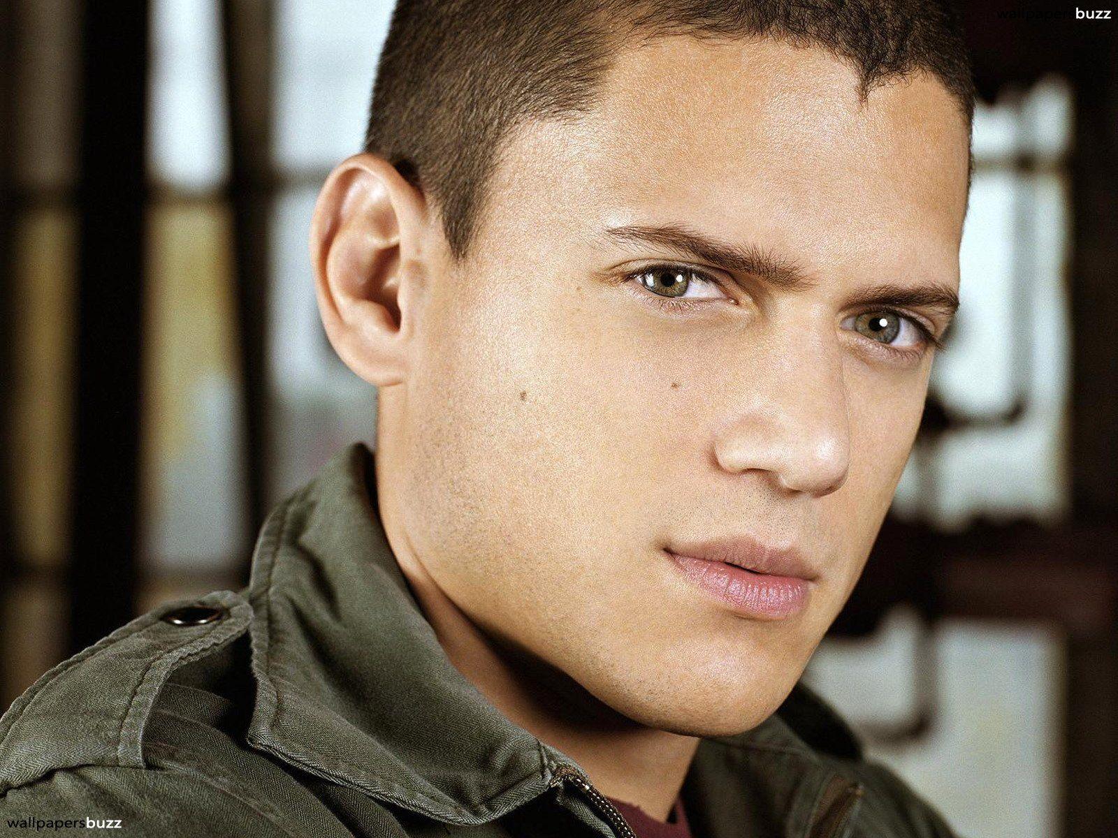 1600x1200 Portrait of Wentworth Miller HD Wallpaper