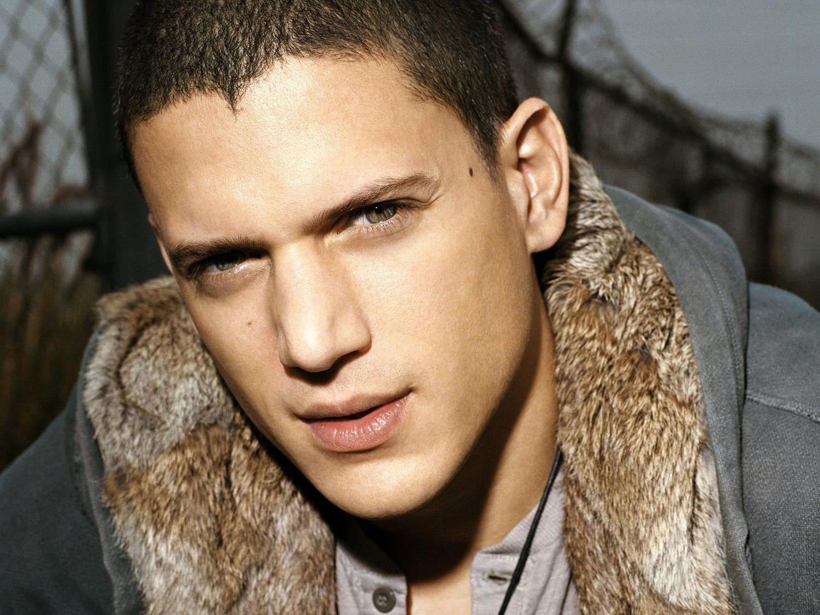 1600x1200 Wentworth Miller wallpaperx1200