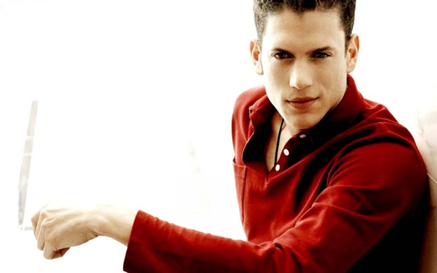 1440x900 Best looking man Miller Wallpaper