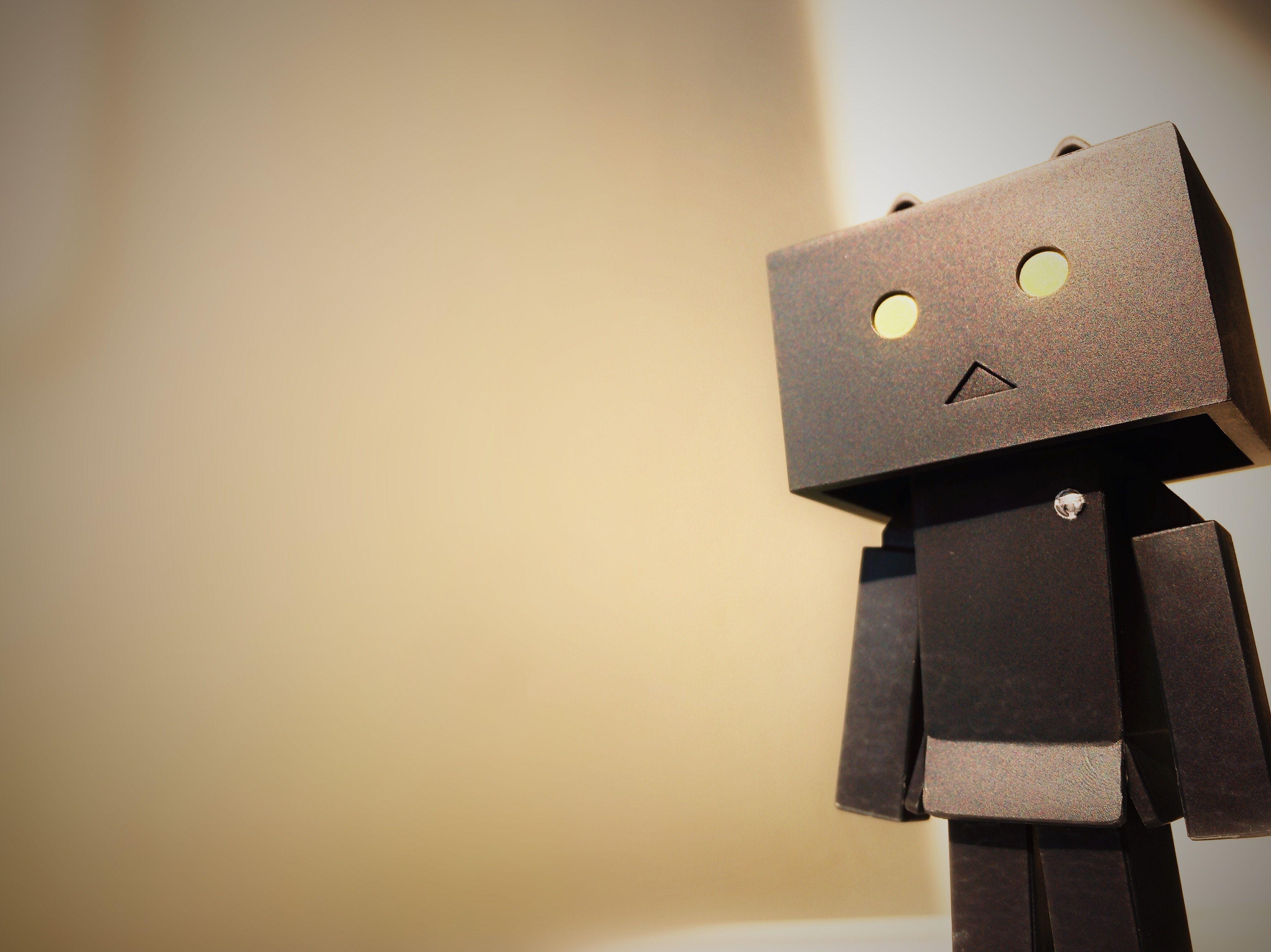 4096x3070 Danbo Cardboard Box Robot · Free