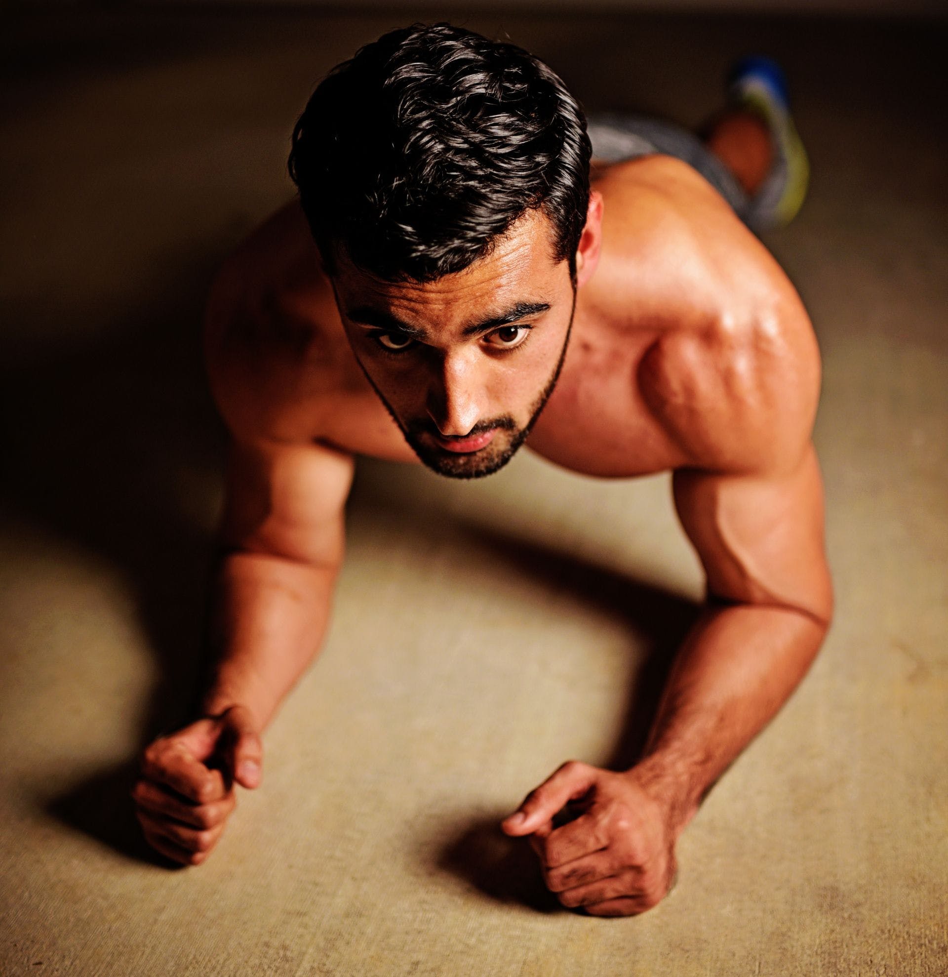 1920x1978 HD Man Fitness Gym Wallpaper